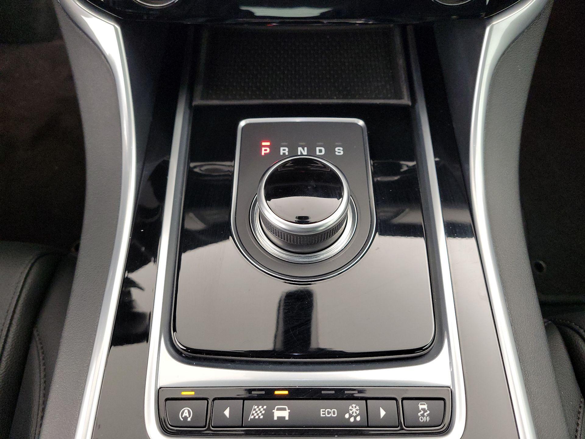 Thumbnail: 2017 Jaguar XF - 16