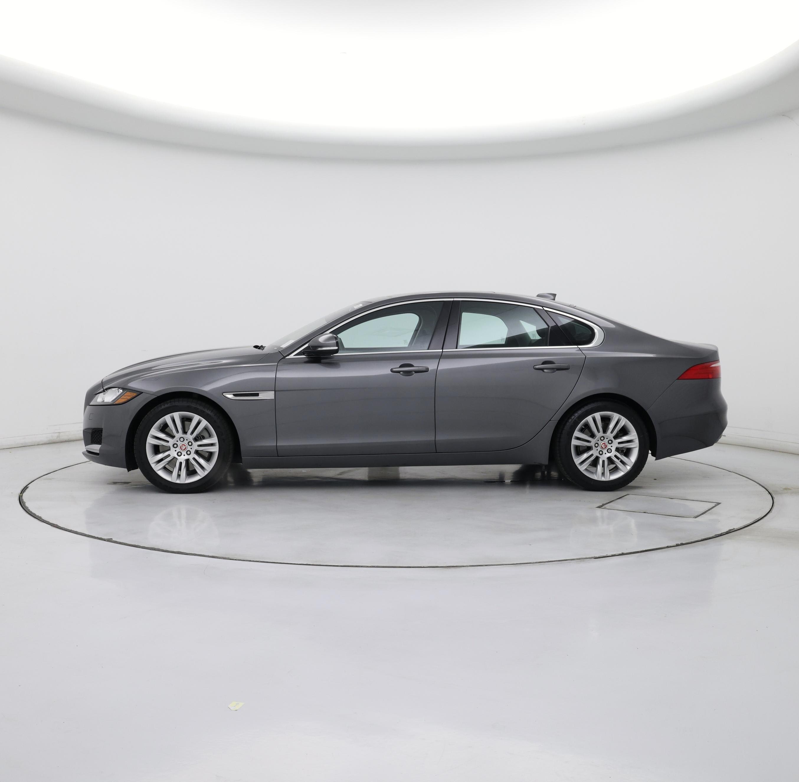 Thumbnail: 2017 Jaguar XF - 3