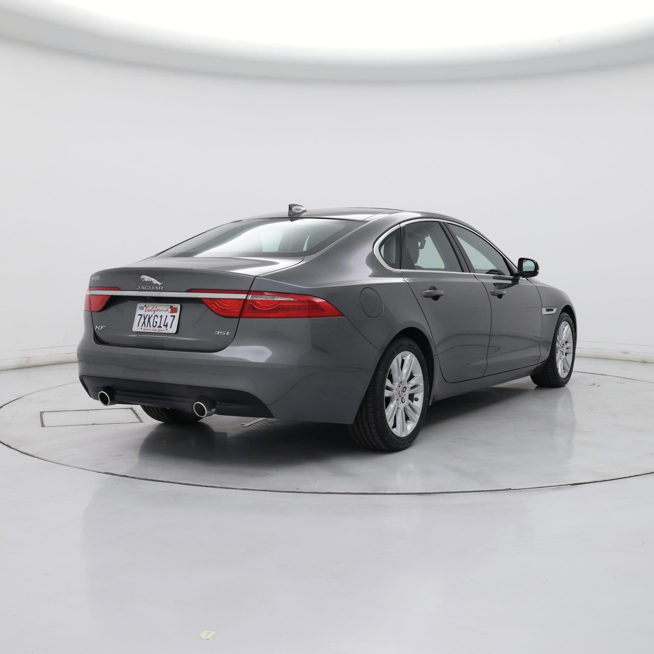 Thumbnail: 2017 Jaguar XF - 8