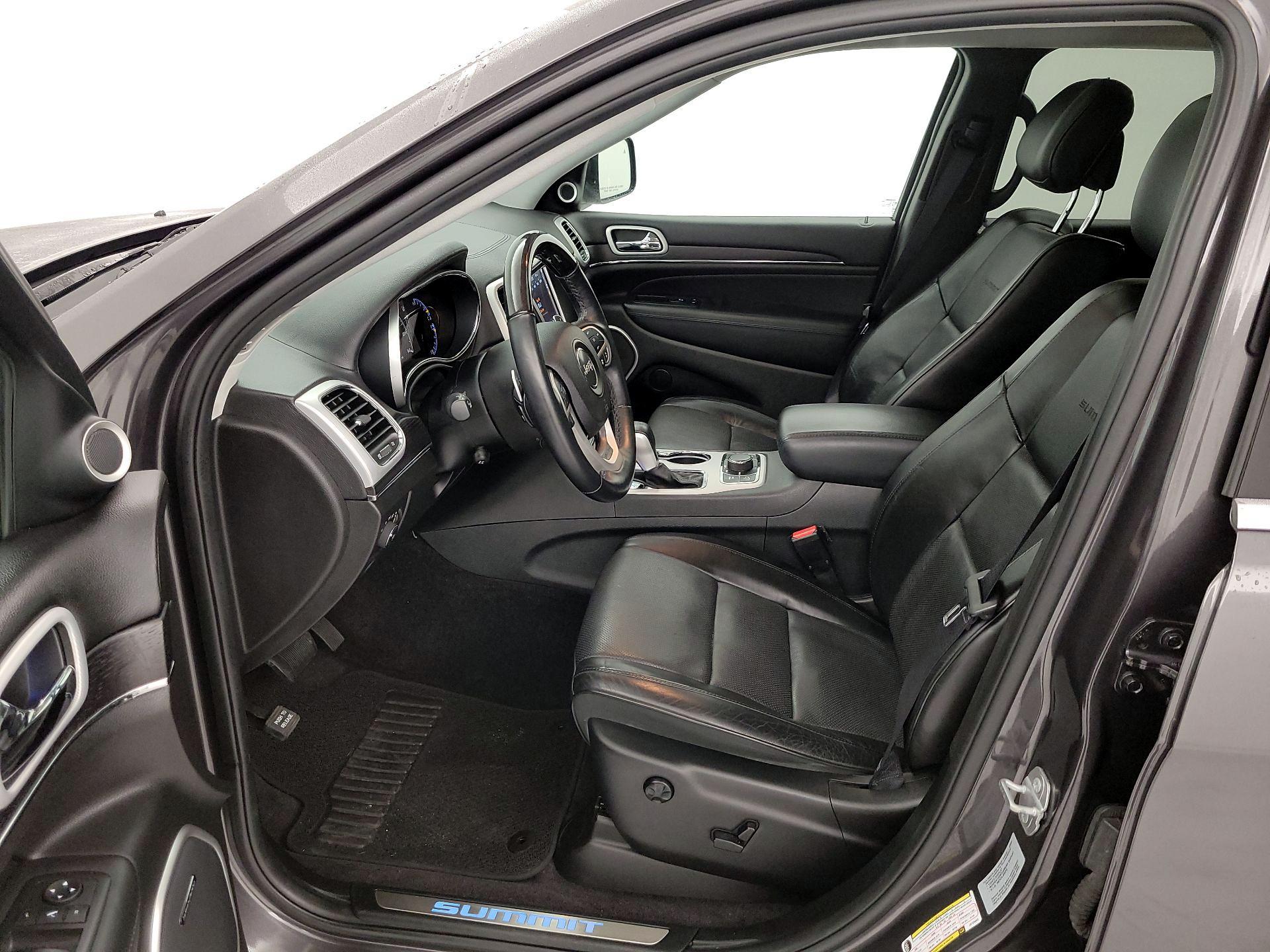 Thumbnail: 2018 Jeep Grand Cherokee - 11