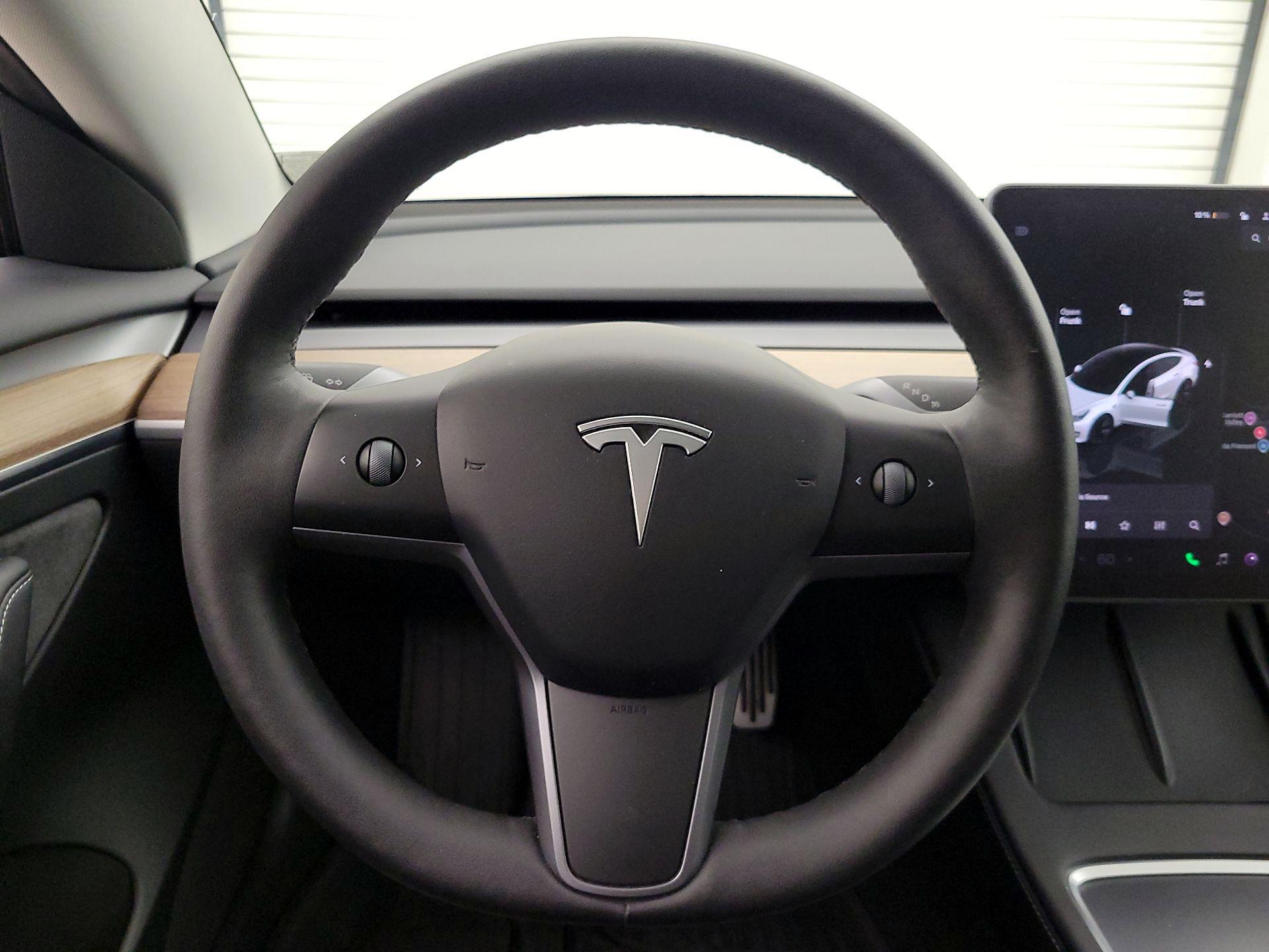 Thumbnail: 2023 Tesla Model 3 - 10