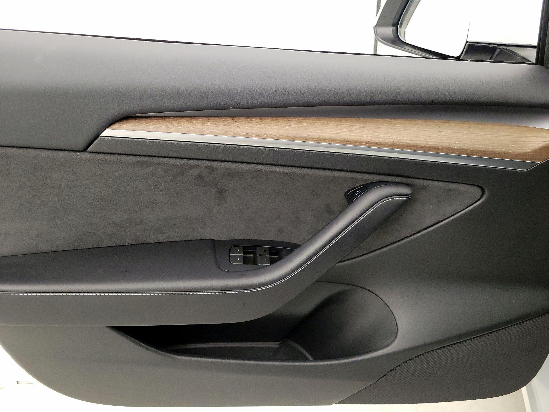 Thumbnail: 2023 Tesla Model 3 - 12