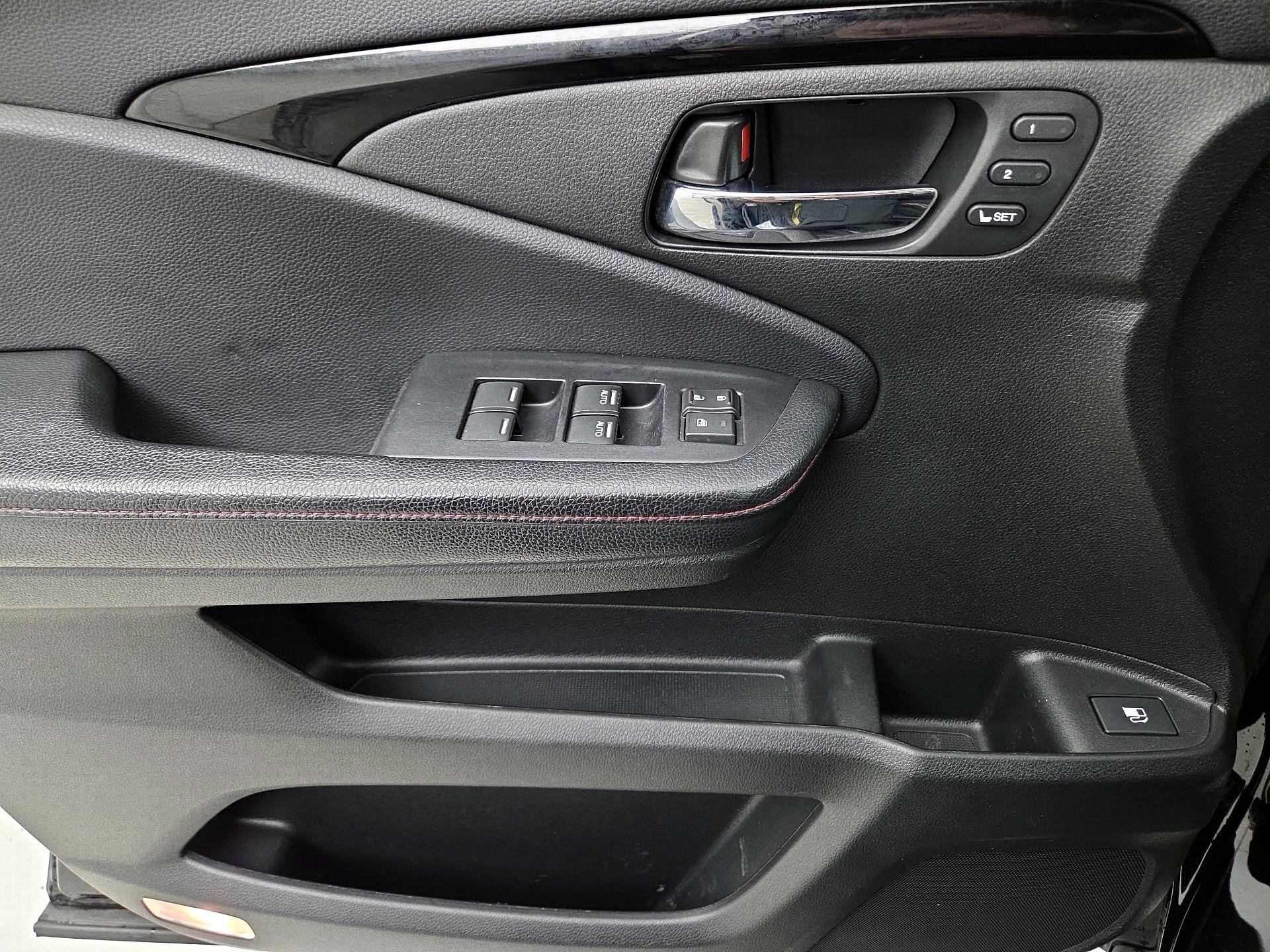 Thumbnail: 2019 Honda Ridgeline - 12