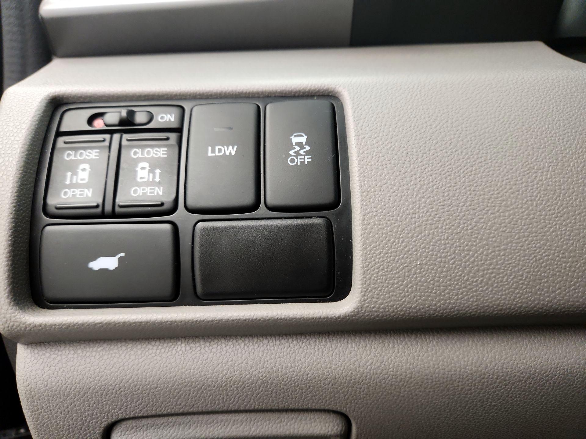 Thumbnail: 2014 Honda Odyssey - 13