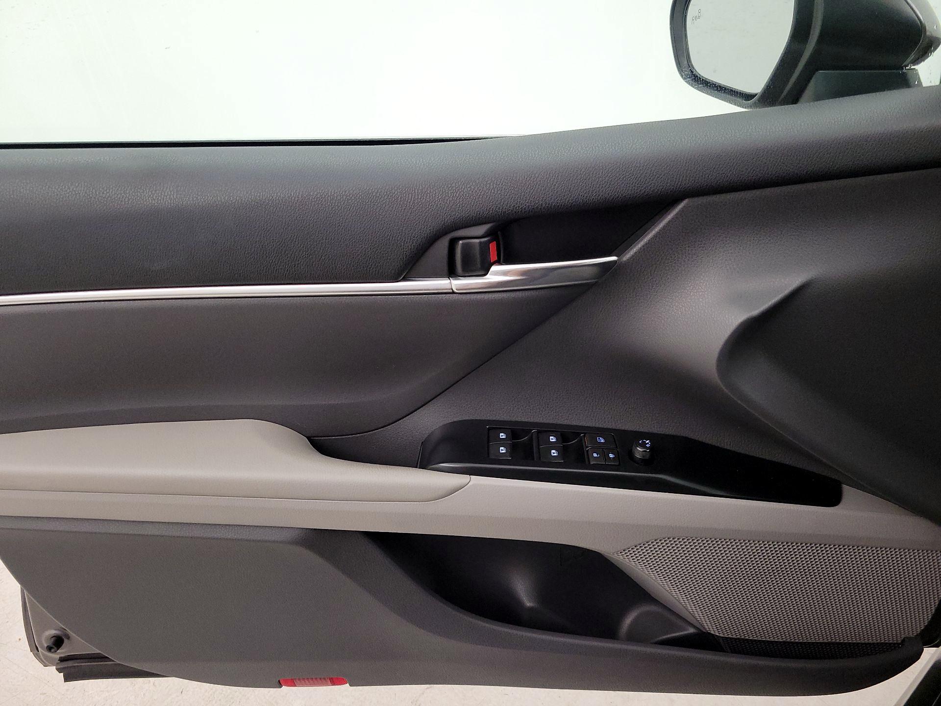 Thumbnail: 2020 Toyota Camry - 12