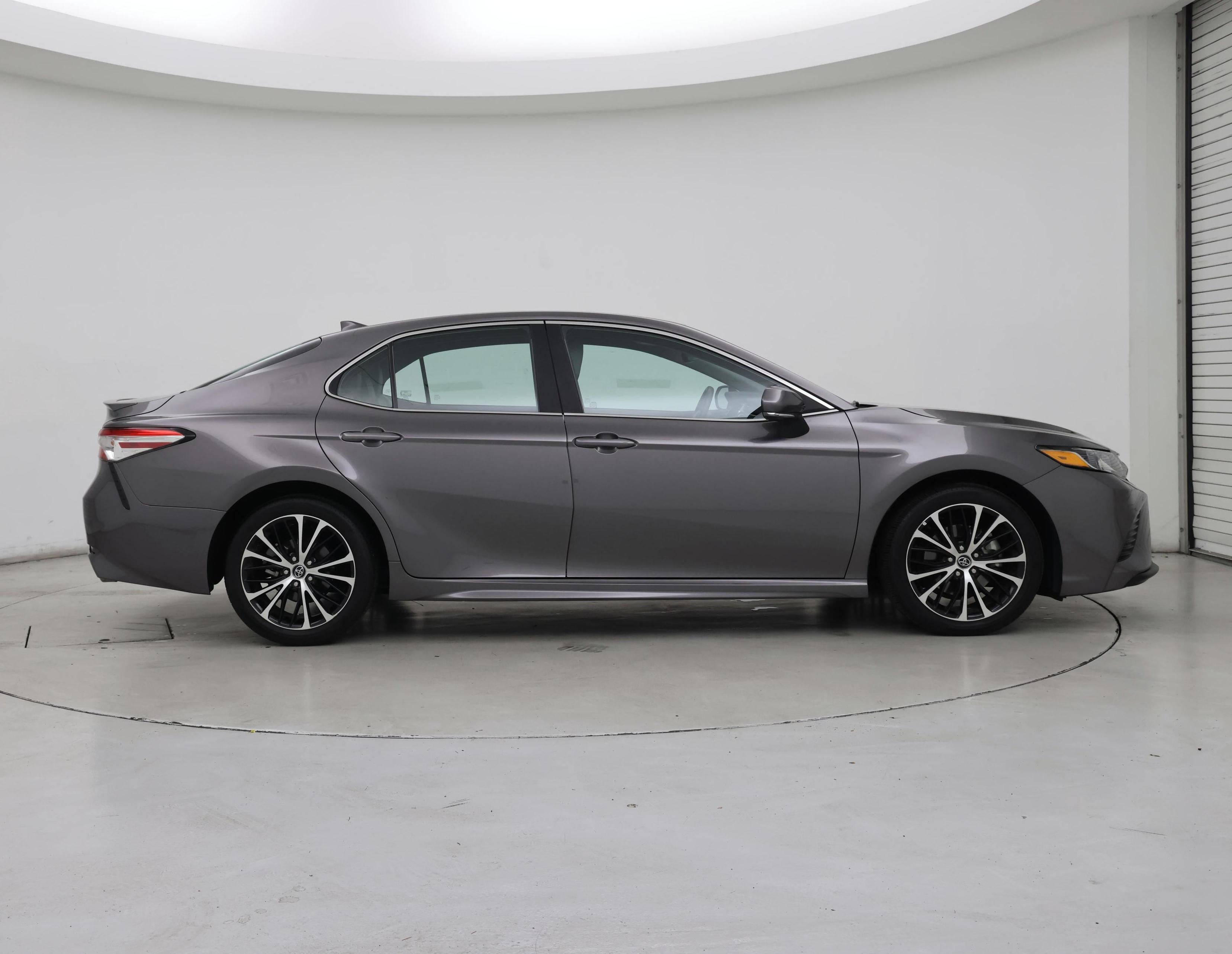 Thumbnail: 2020 Toyota Camry - 7