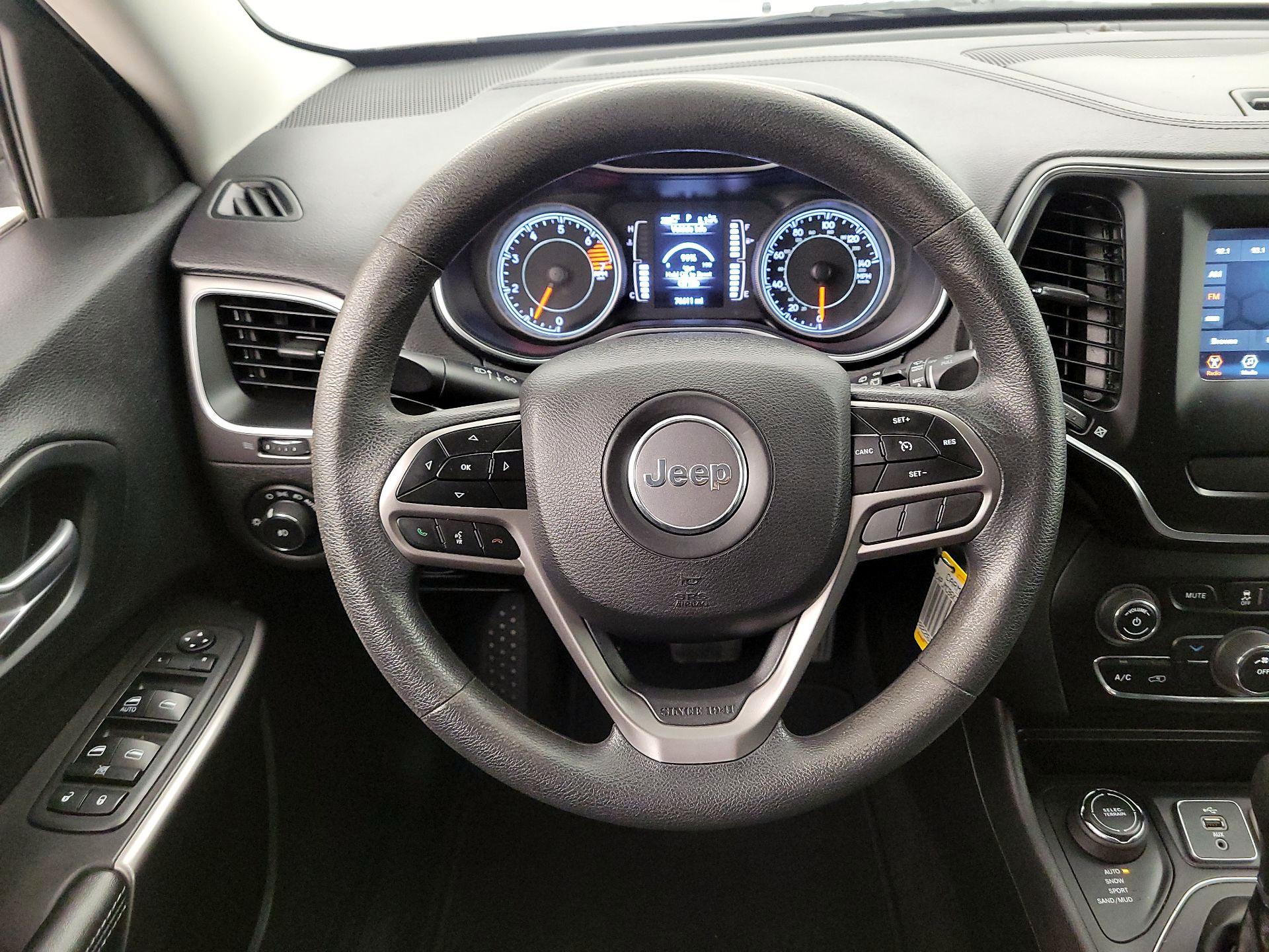 Thumbnail: 2019 Jeep Cherokee - 10