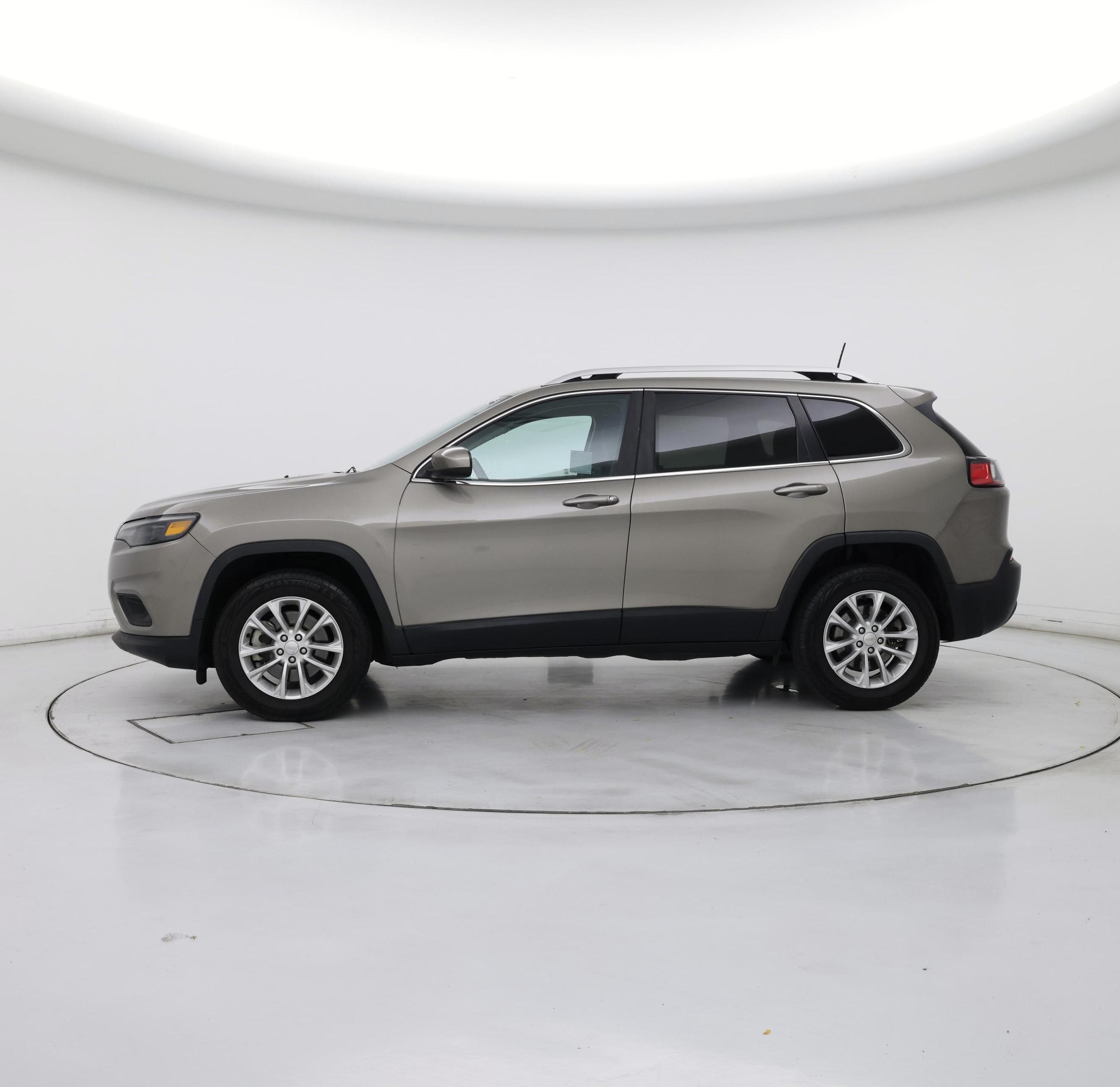 Thumbnail: 2019 Jeep Cherokee - 3