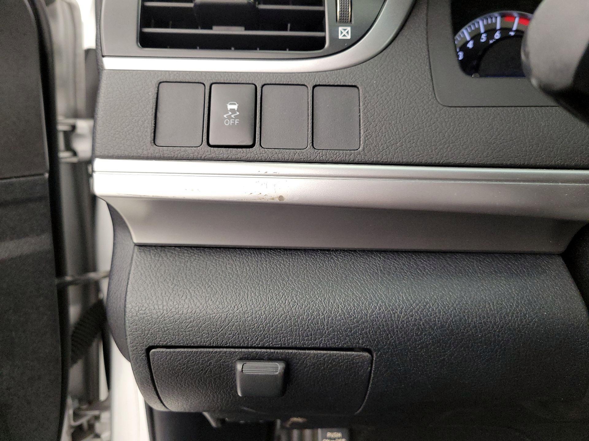 Thumbnail: 2014 Toyota Camry - 13