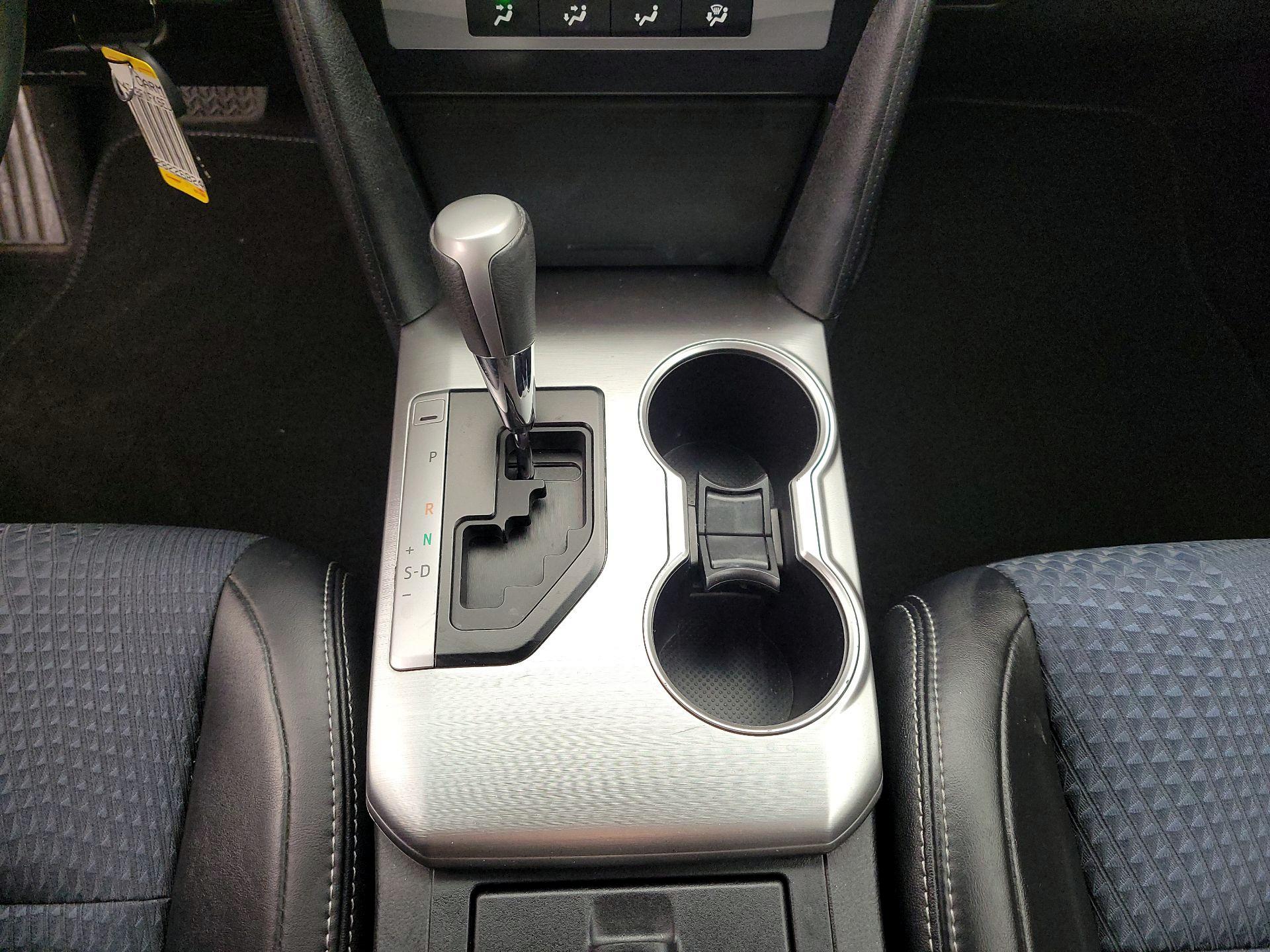 Thumbnail: 2014 Toyota Camry - 17