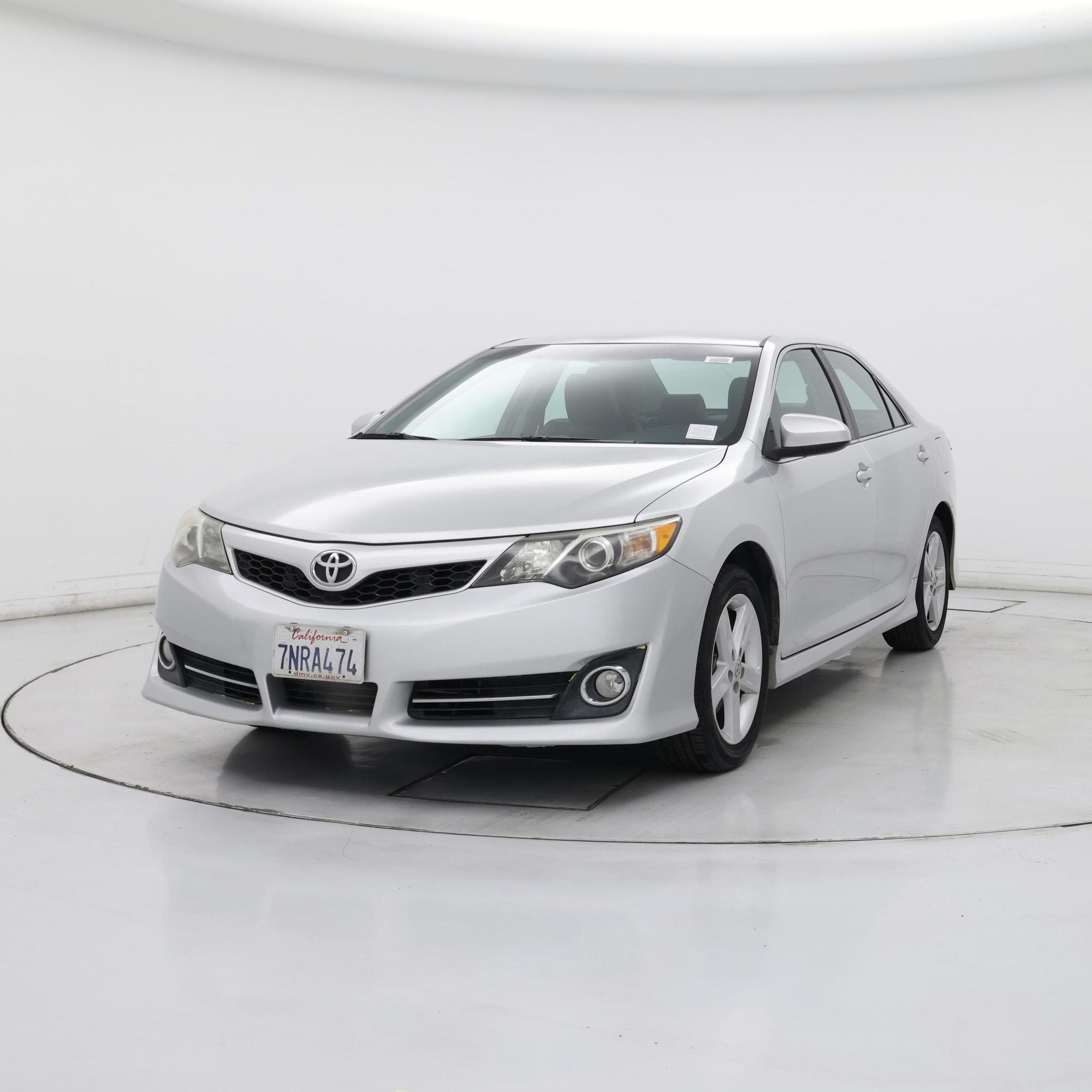 Thumbnail: 2014 Toyota Camry - 4
