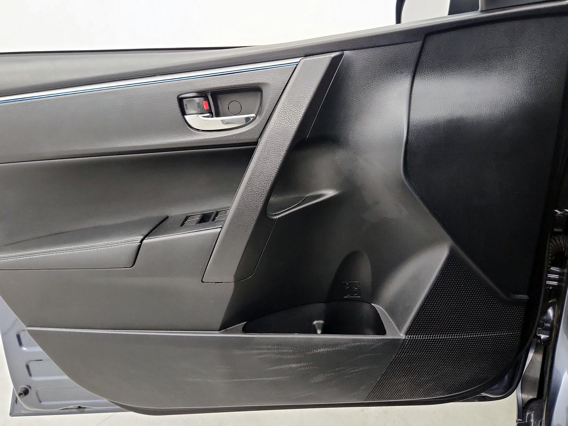 Thumbnail: 2015 Toyota Corolla - 12