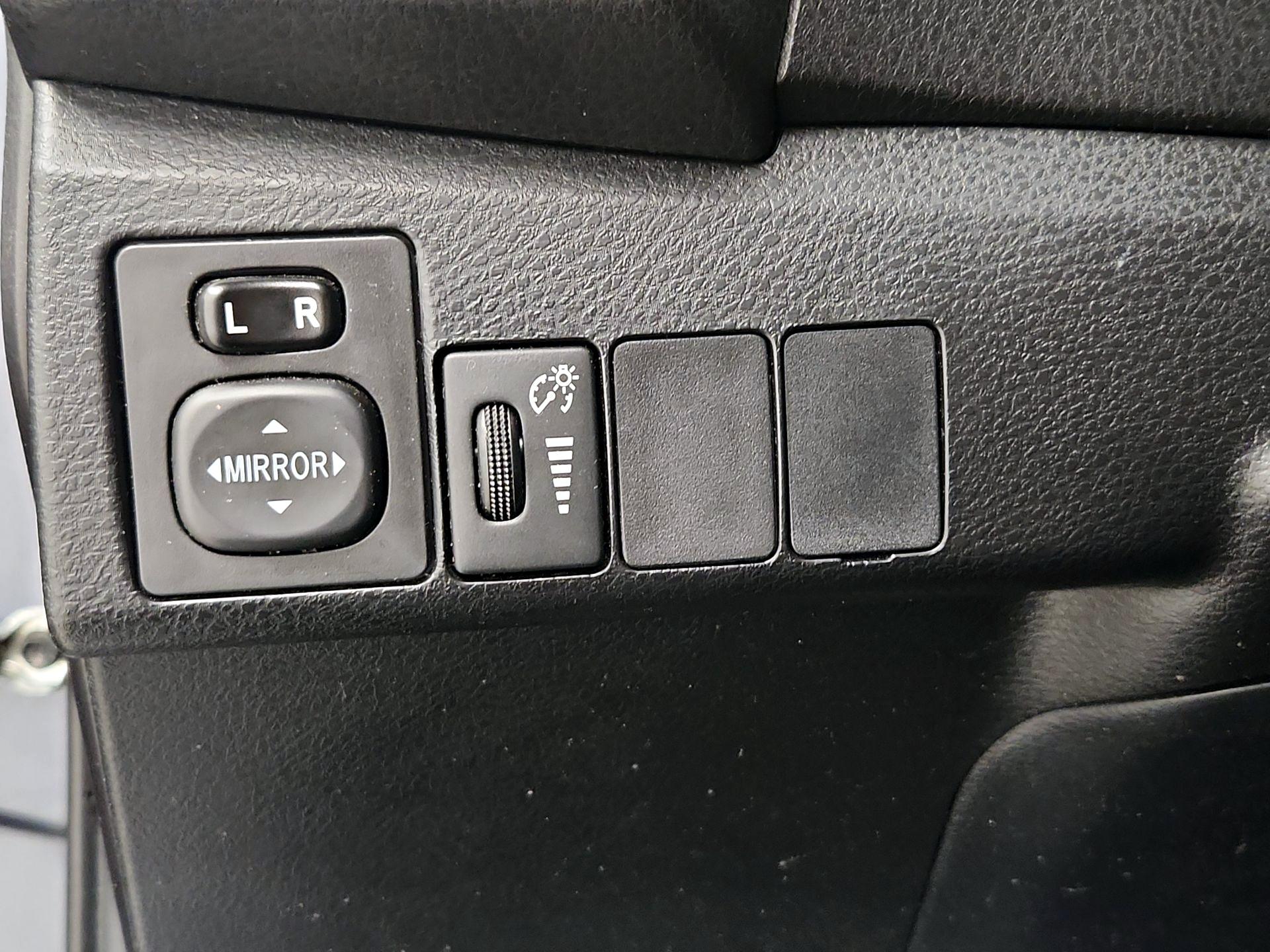 Thumbnail: 2015 Toyota Corolla - 13