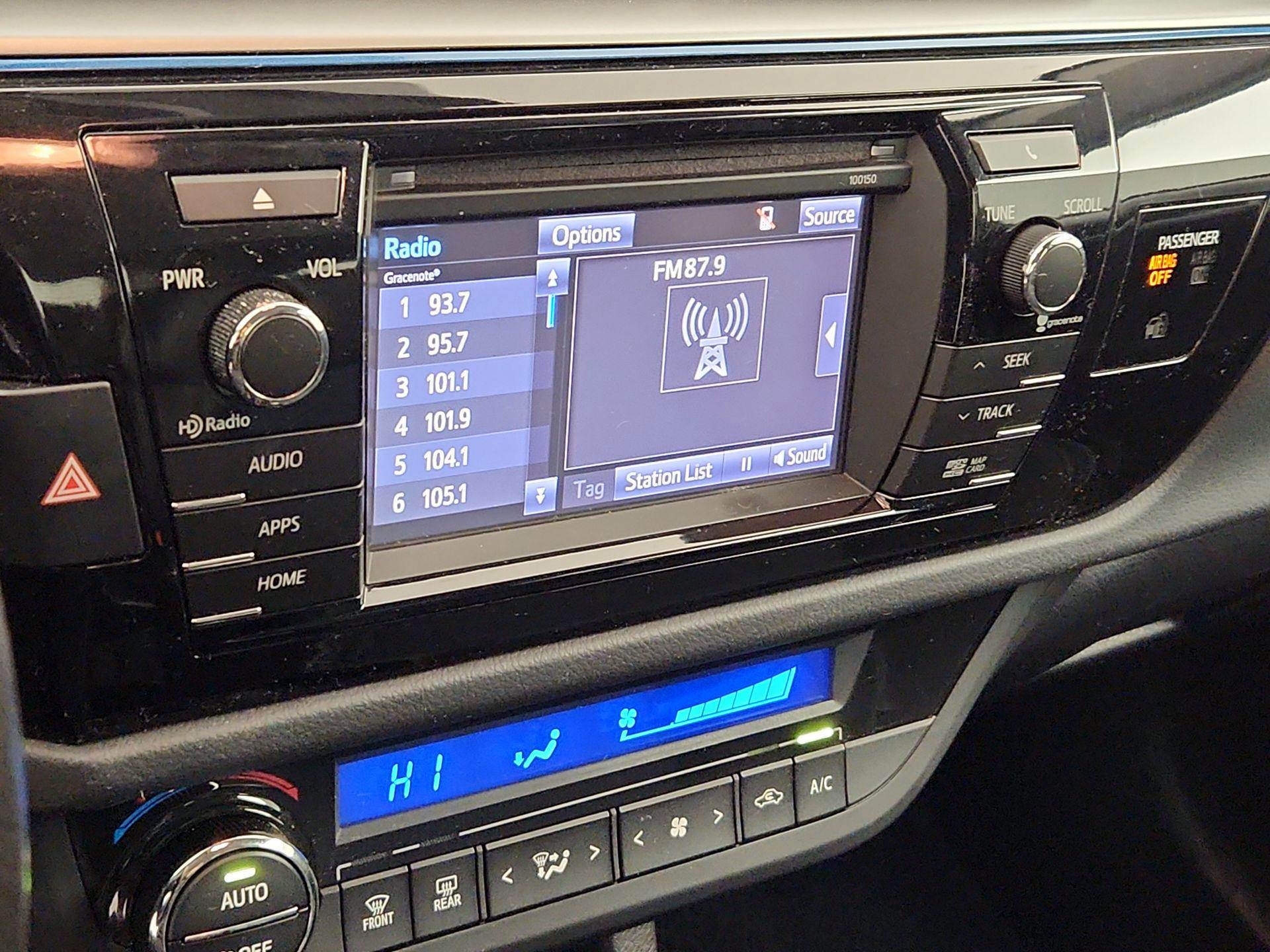 Thumbnail: 2015 Toyota Corolla - 15