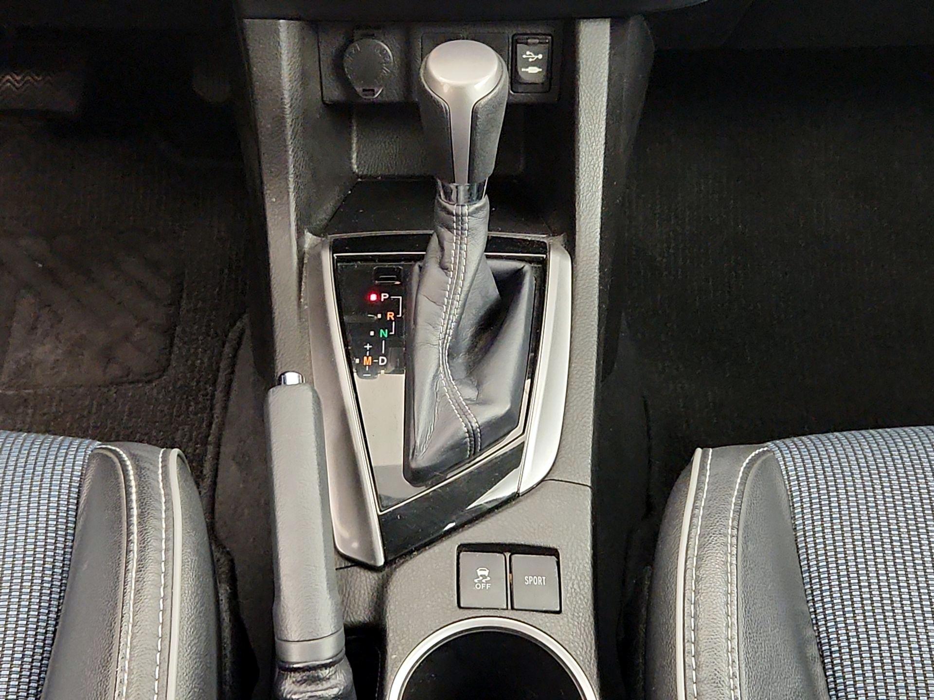 Thumbnail: 2015 Toyota Corolla - 17