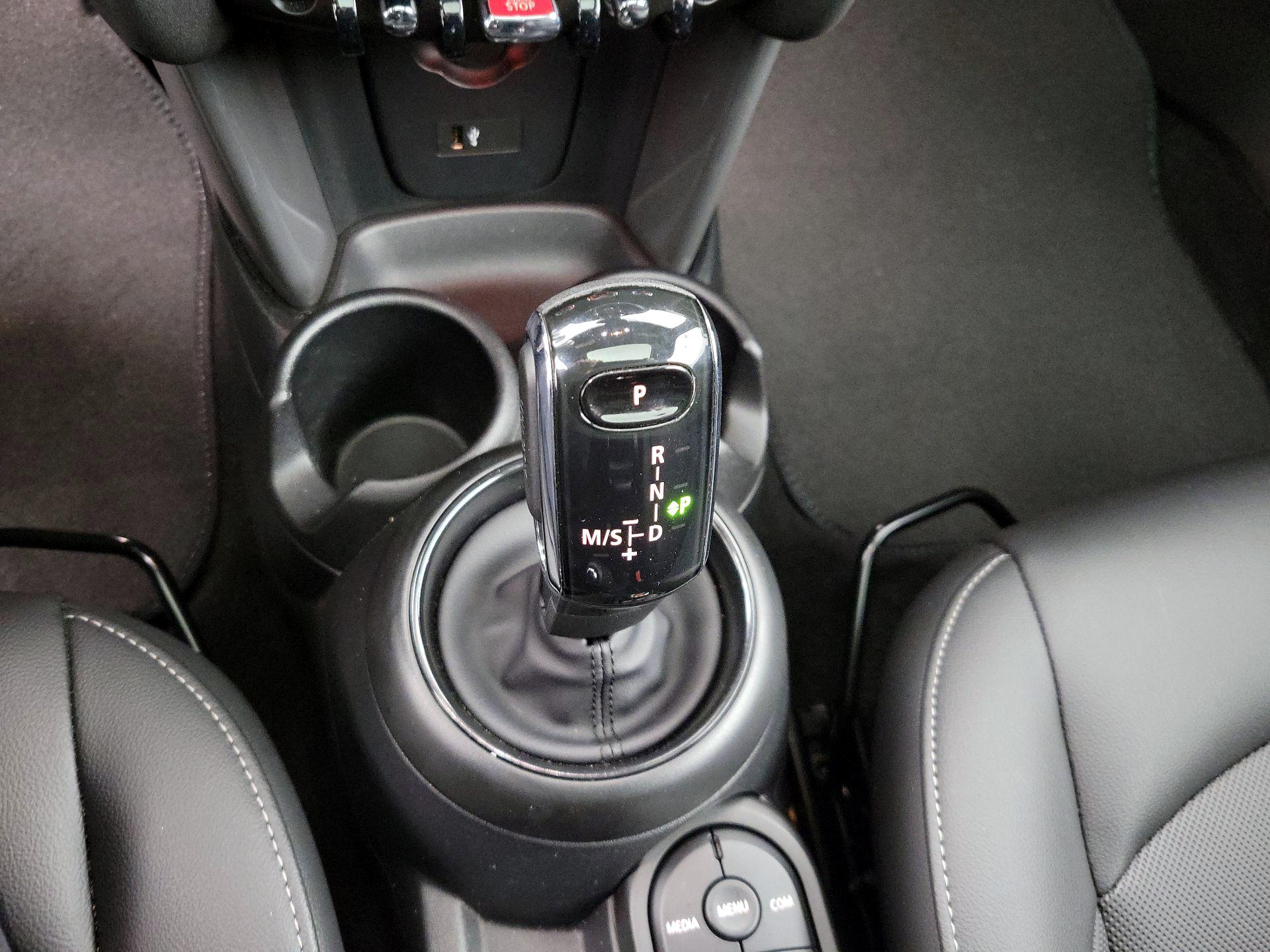 Thumbnail: 2022 MINI Cooper Hardtop - 17