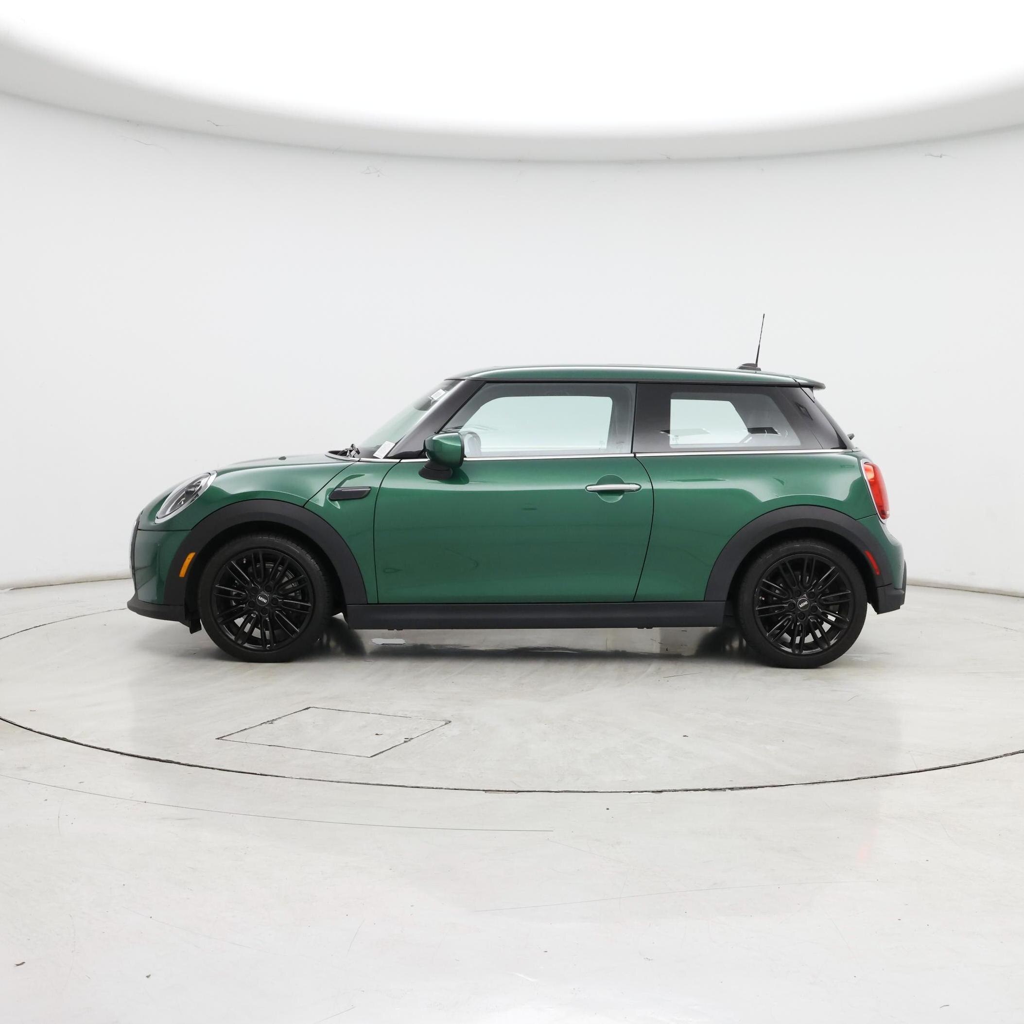 Thumbnail: 2022 MINI Cooper Hardtop - 3