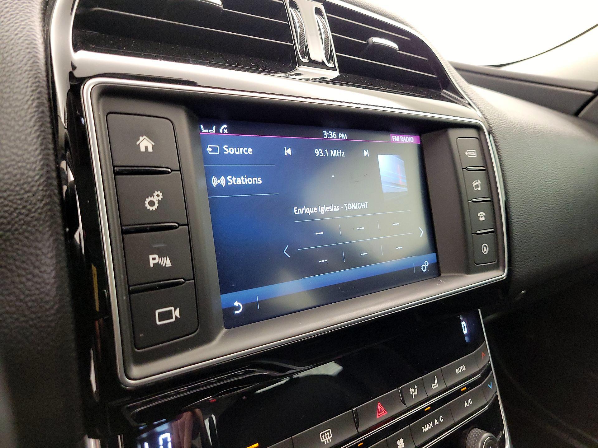 Thumbnail: 2017 Jaguar XE - 16