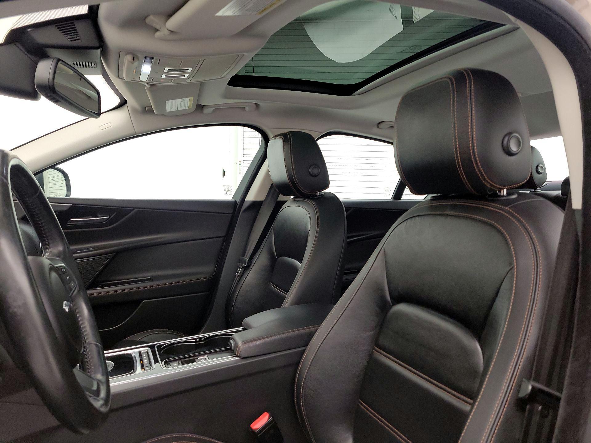 Thumbnail: 2017 Jaguar XE - 20