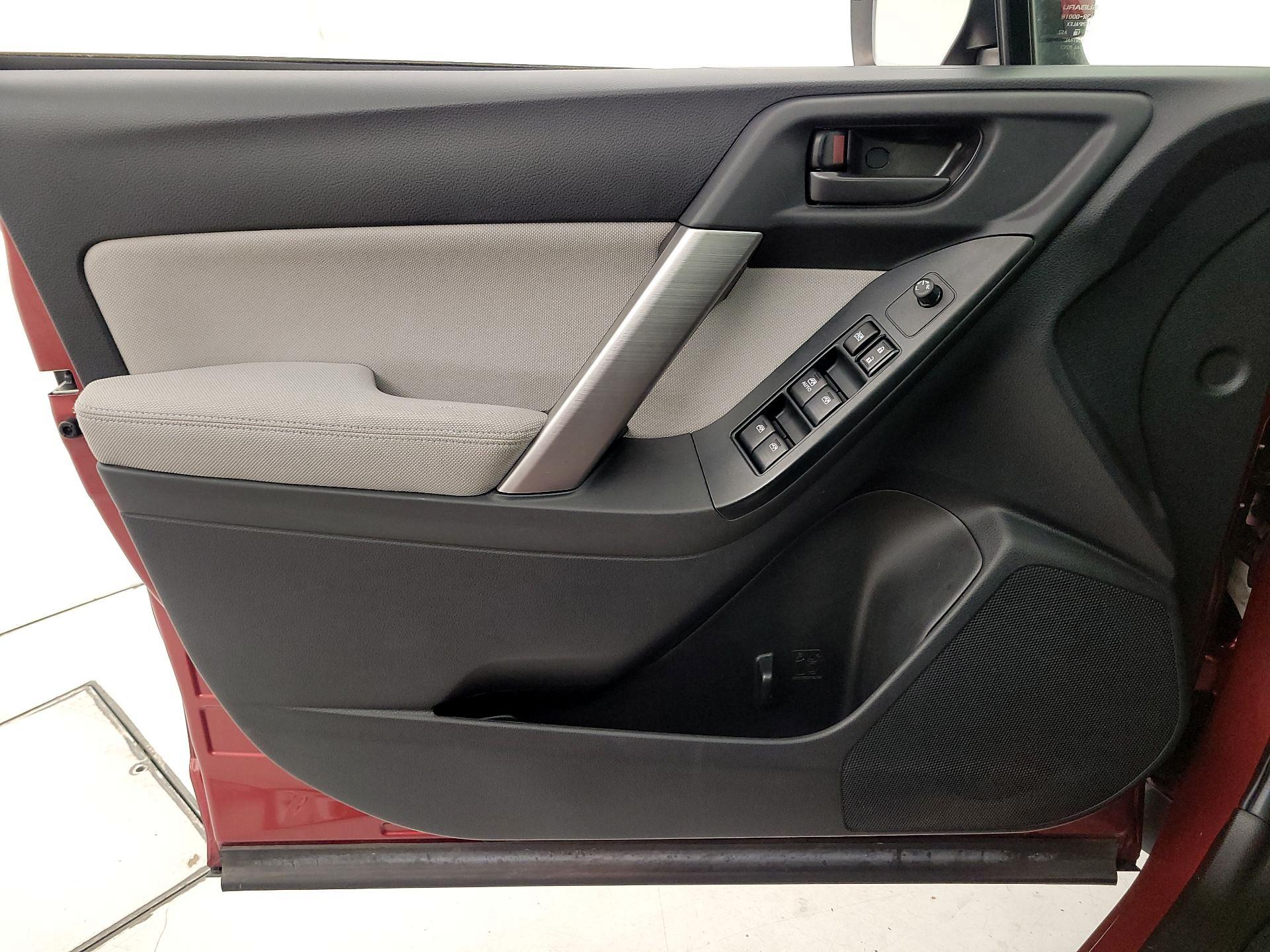 Thumbnail: 2015 Subaru Forester - 12