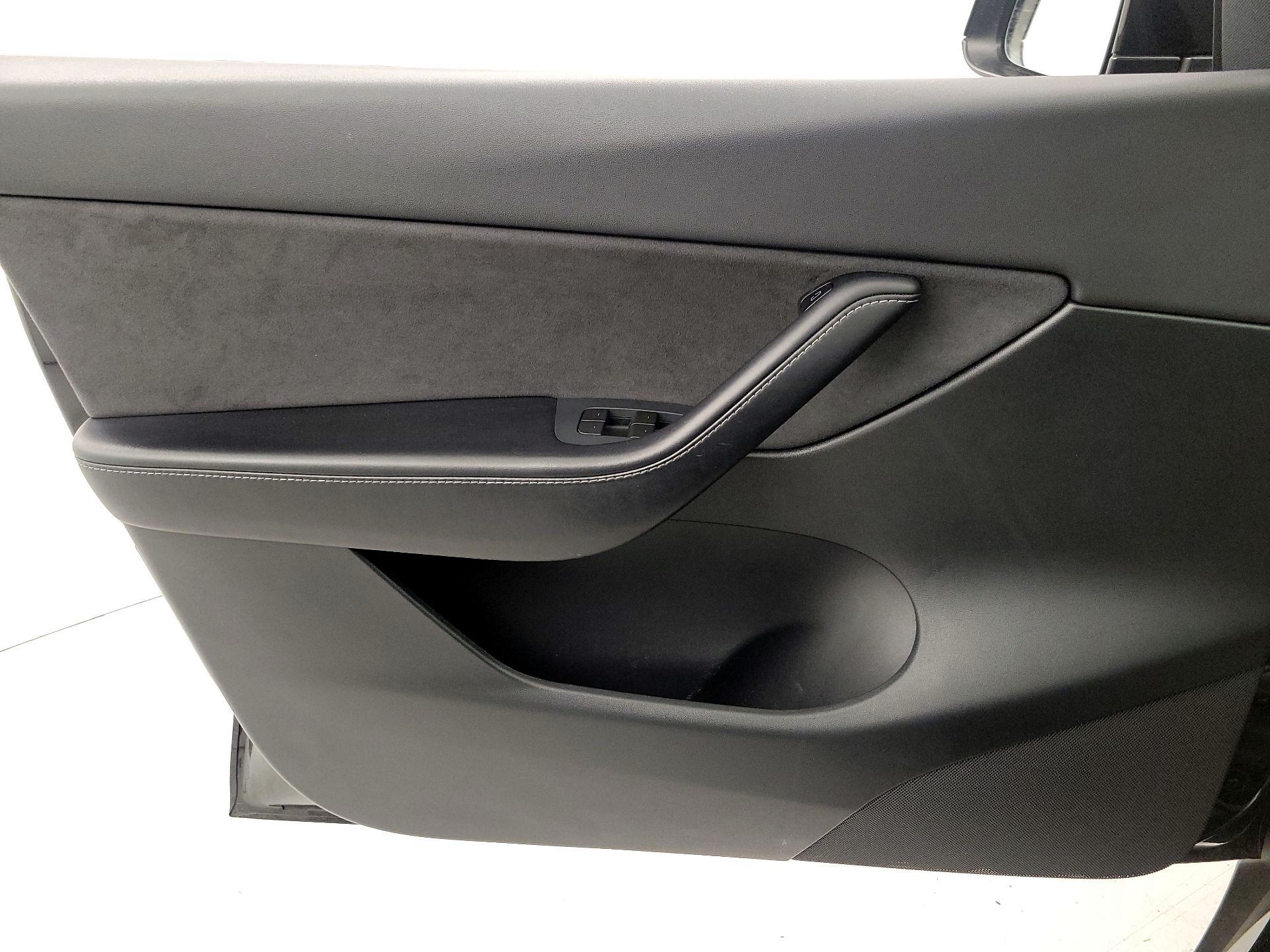 Thumbnail: 2021 Tesla Model Y - 12