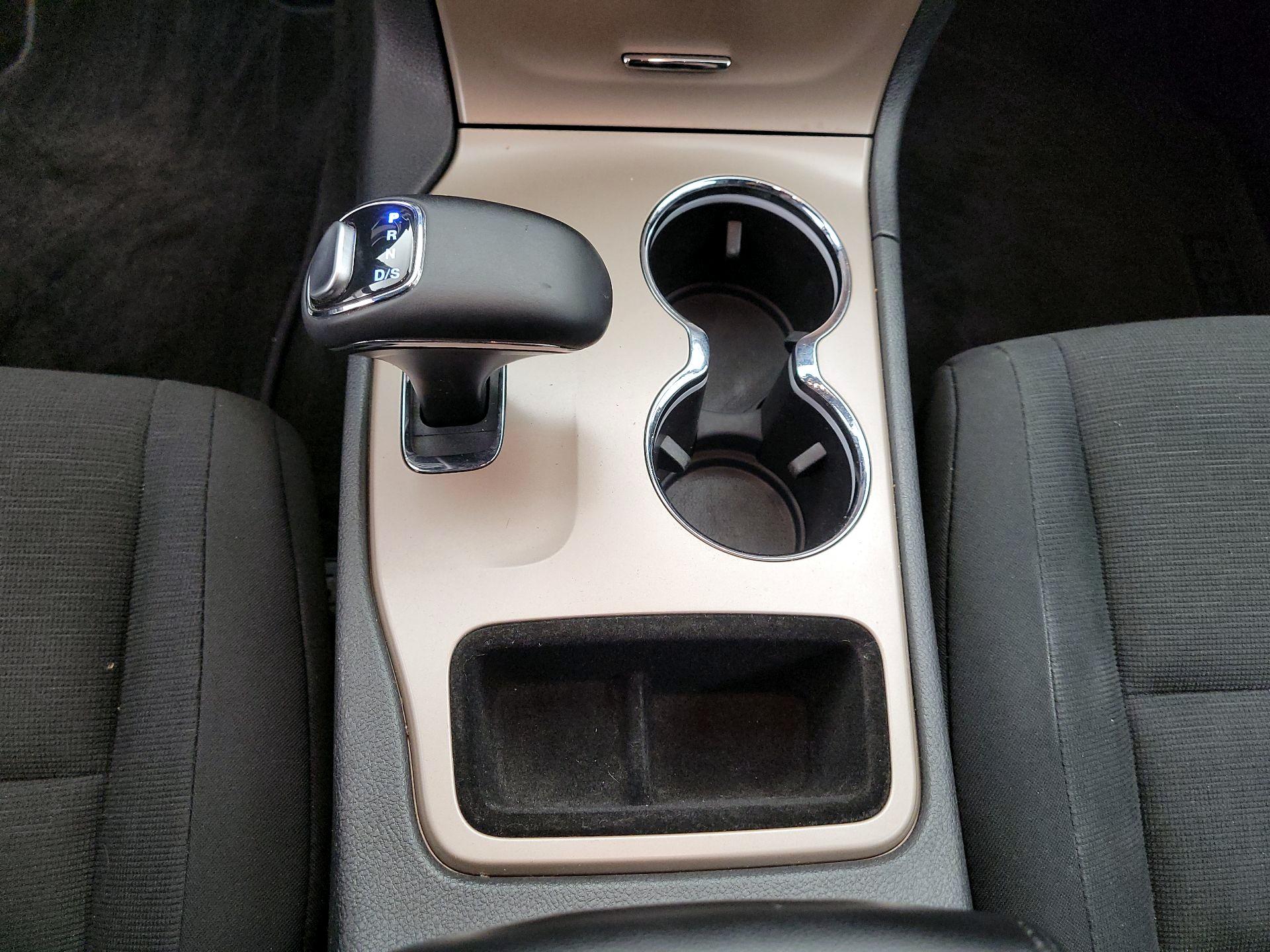 Thumbnail: 2015 Jeep Grand Cherokee - 16