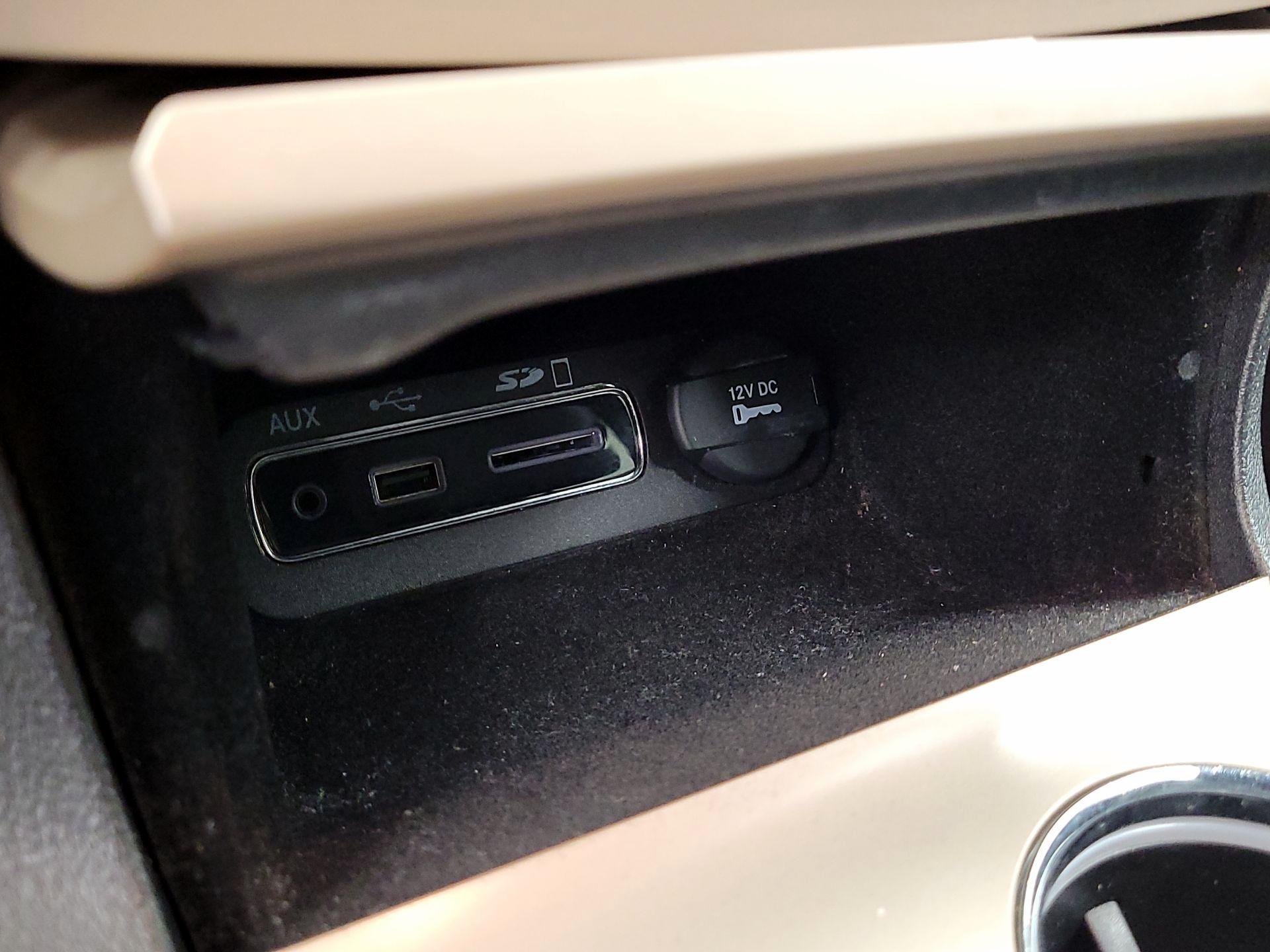 Thumbnail: 2015 Jeep Grand Cherokee - 17