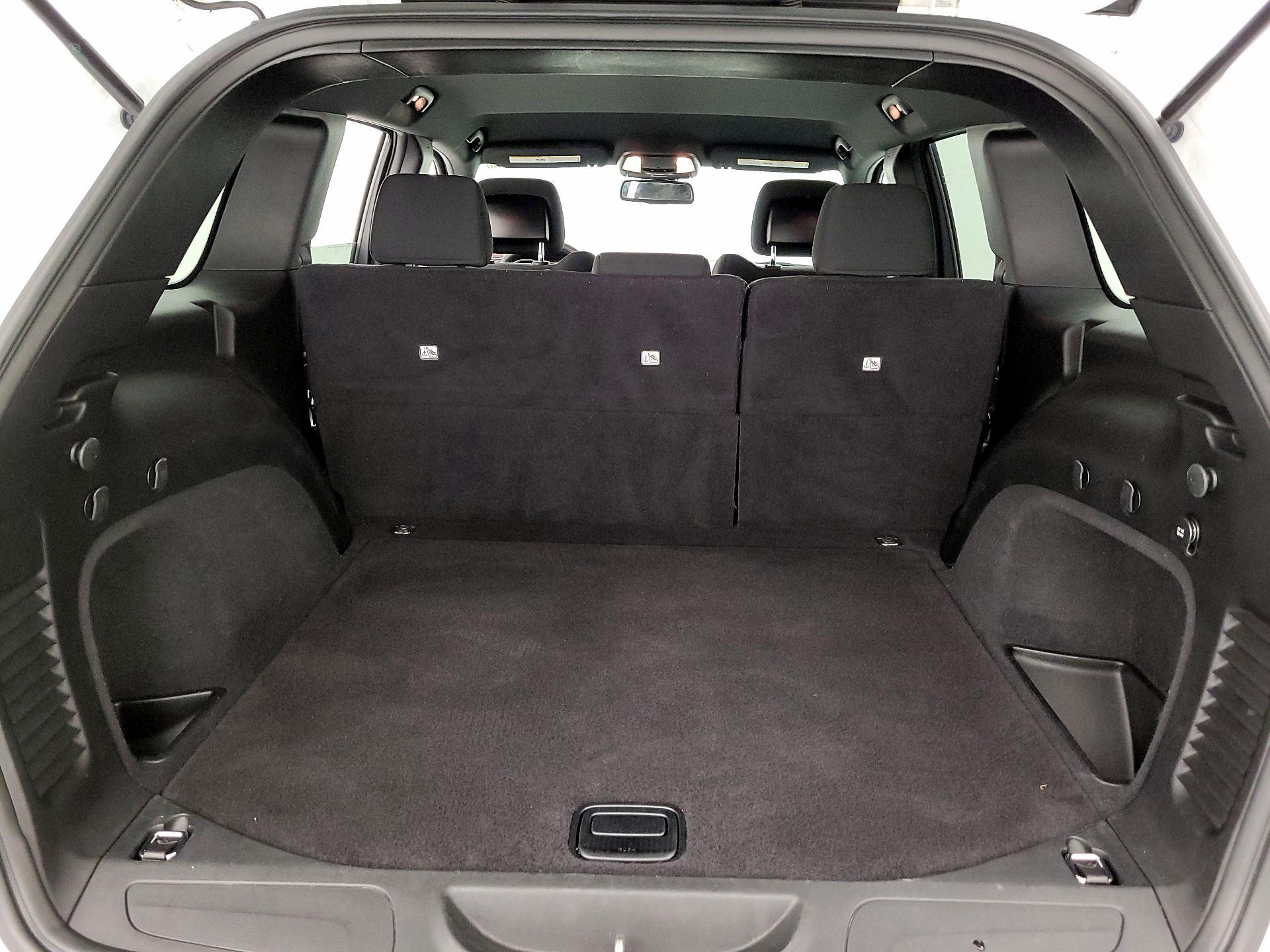 Thumbnail: 2015 Jeep Grand Cherokee - 19