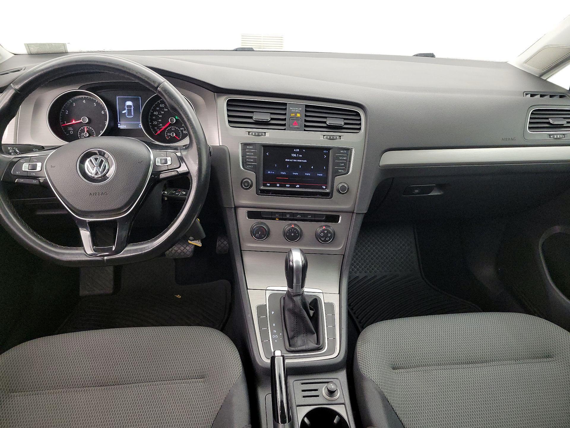 Thumbnail: 2016 Volkswagen Golf - 9