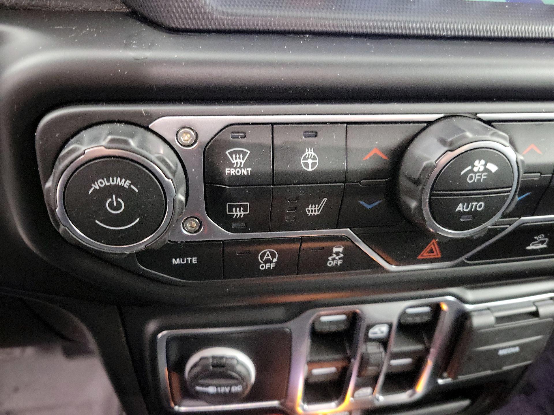 Thumbnail: 2022 Jeep Gladiator - 17