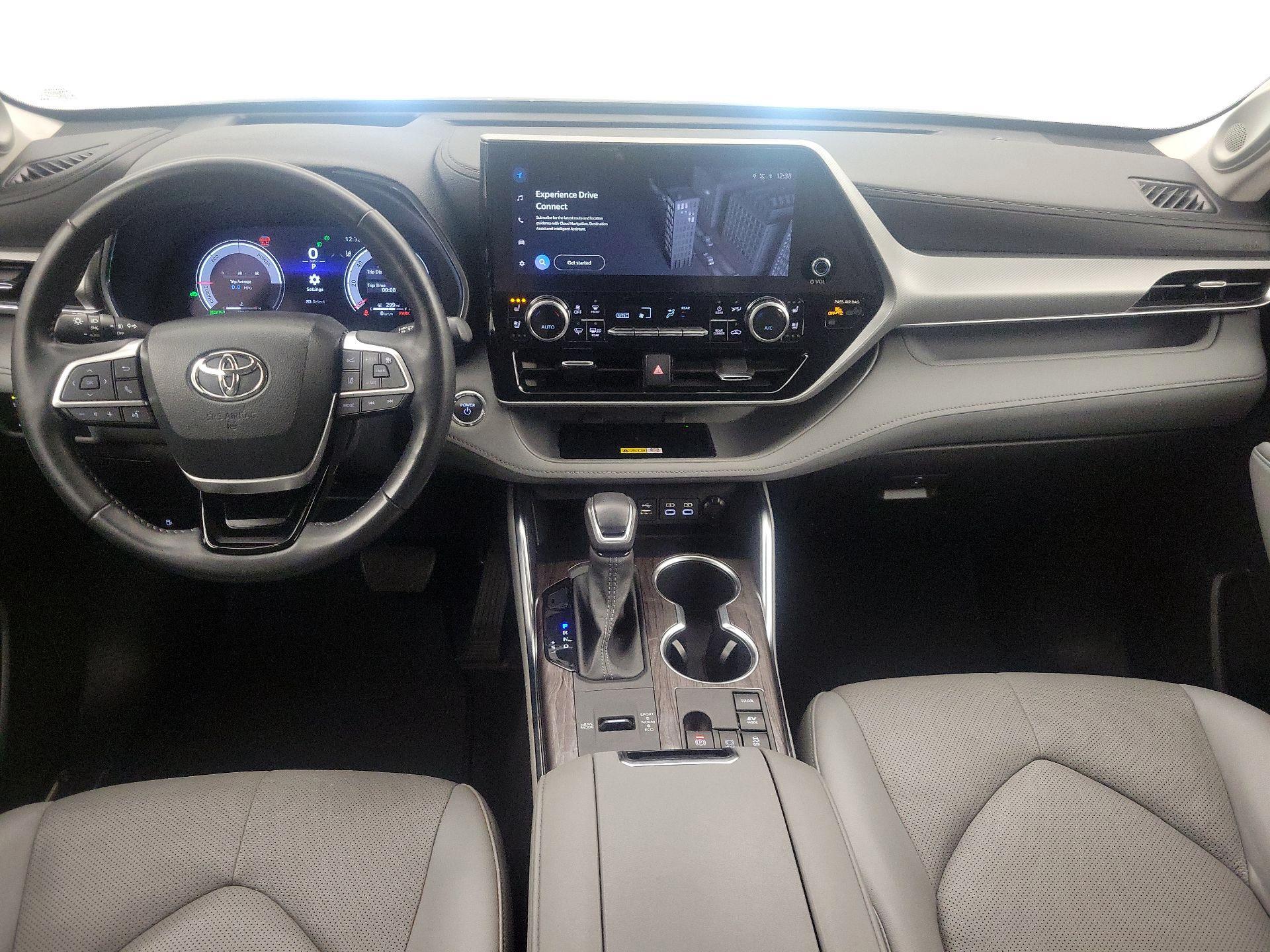 Thumbnail: 2023 Toyota Highlander - 9