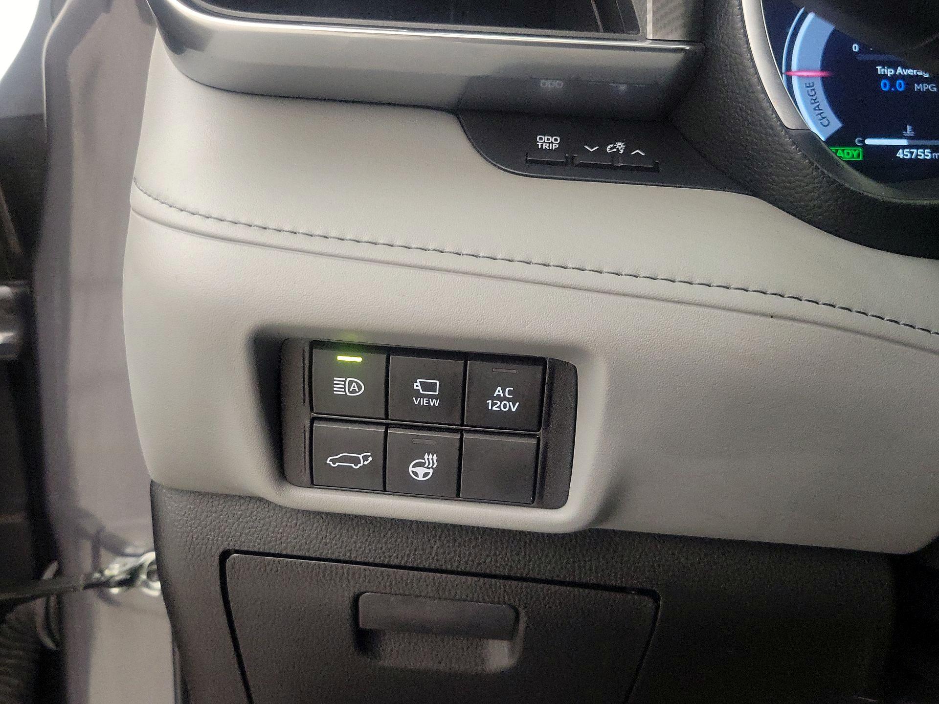 Thumbnail: 2023 Toyota Highlander - 13