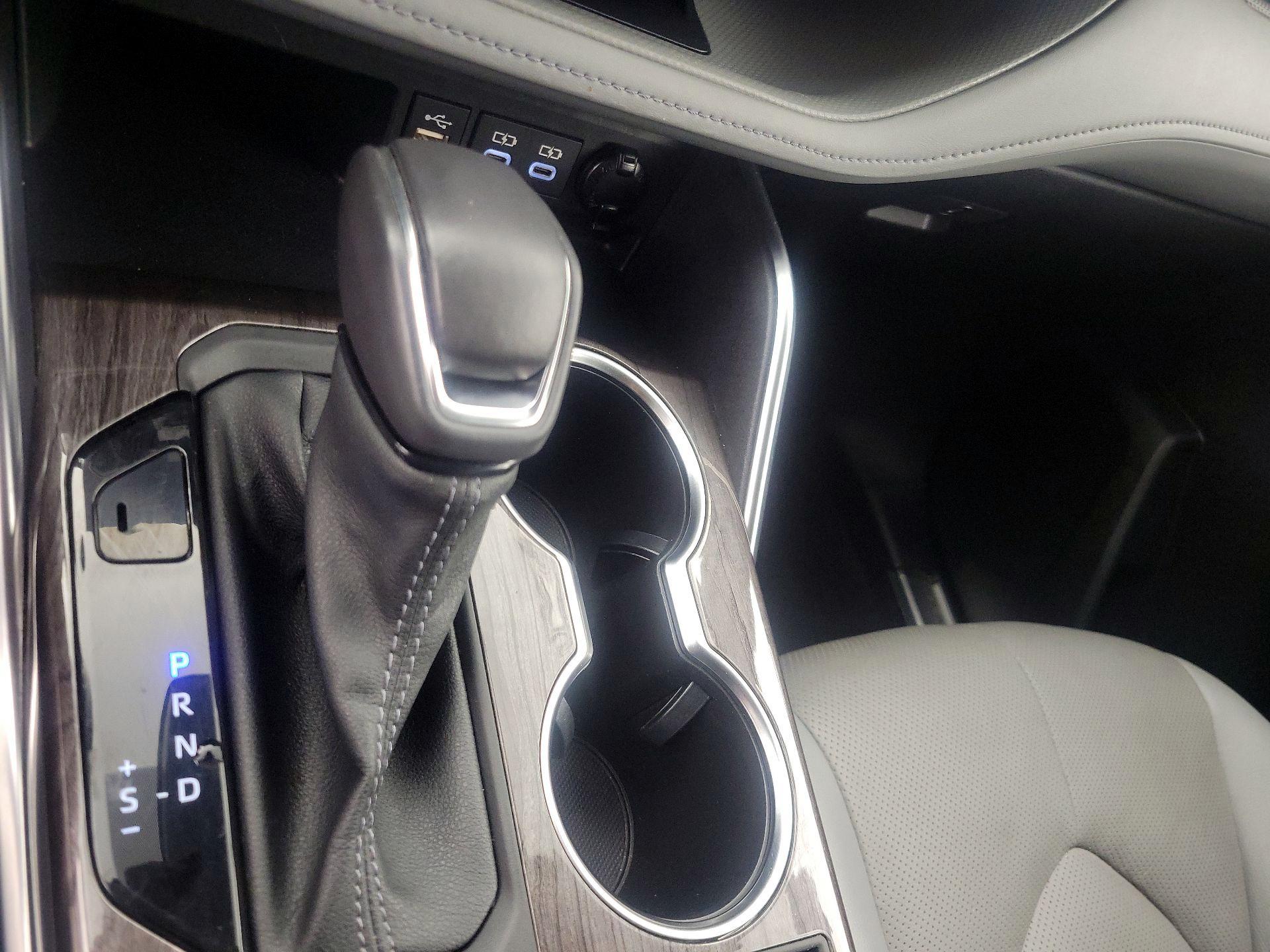 Thumbnail: 2023 Toyota Highlander - 17