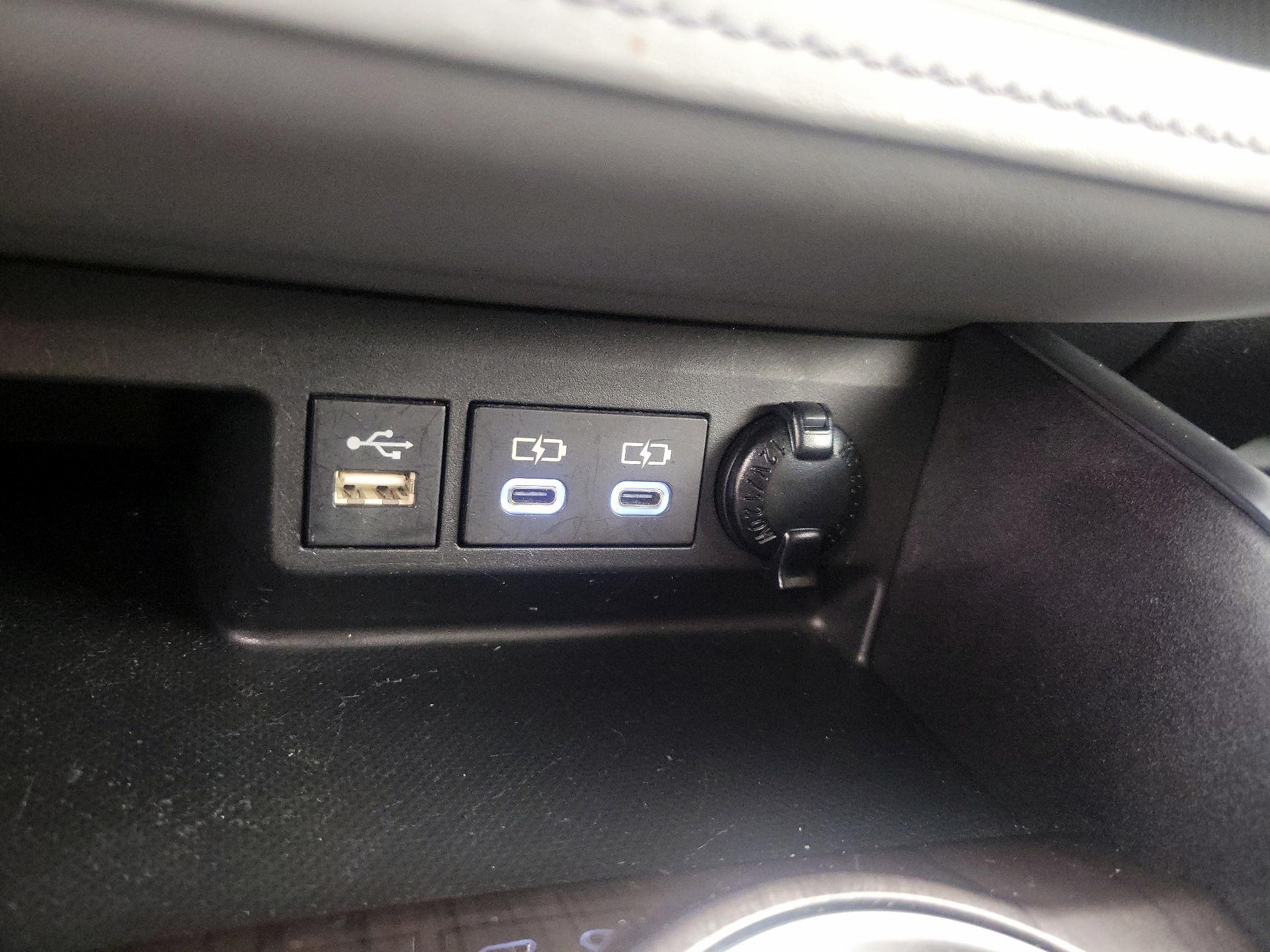 Thumbnail: 2023 Toyota Highlander - 18