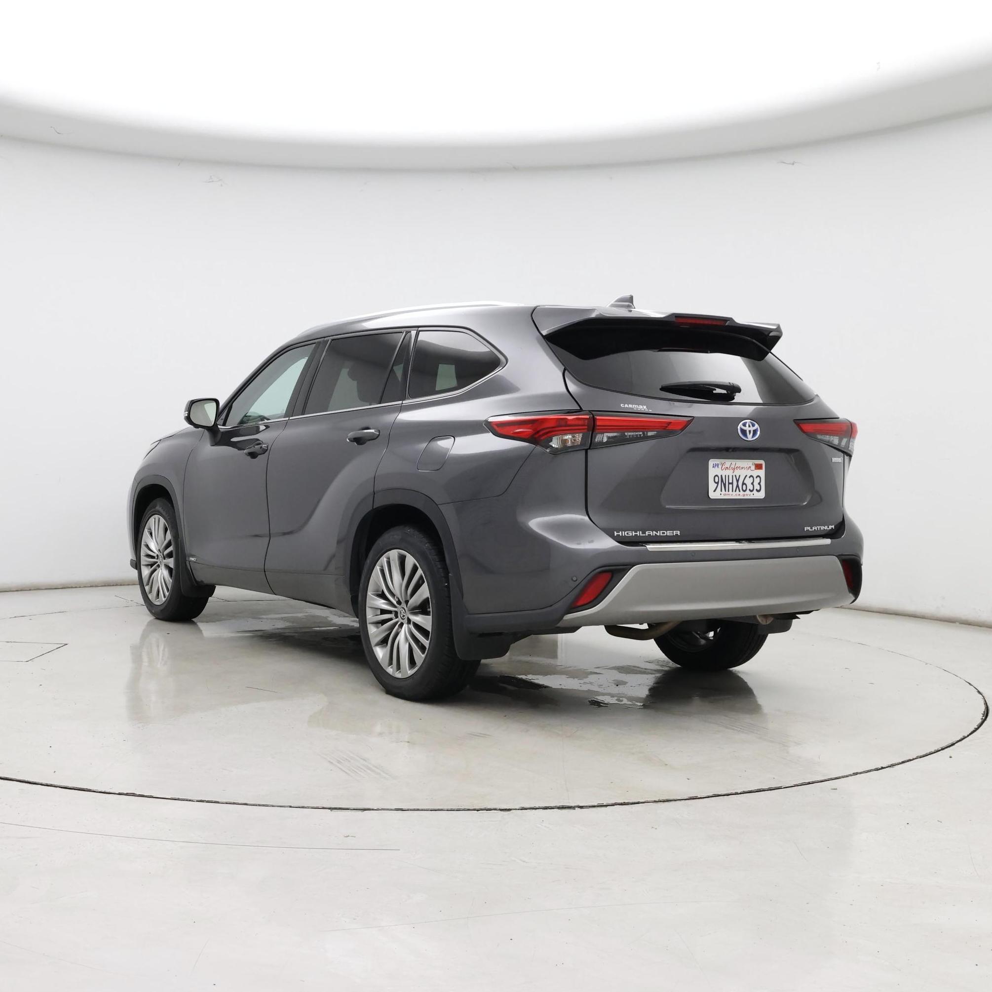 Thumbnail: 2023 Toyota Highlander - 2