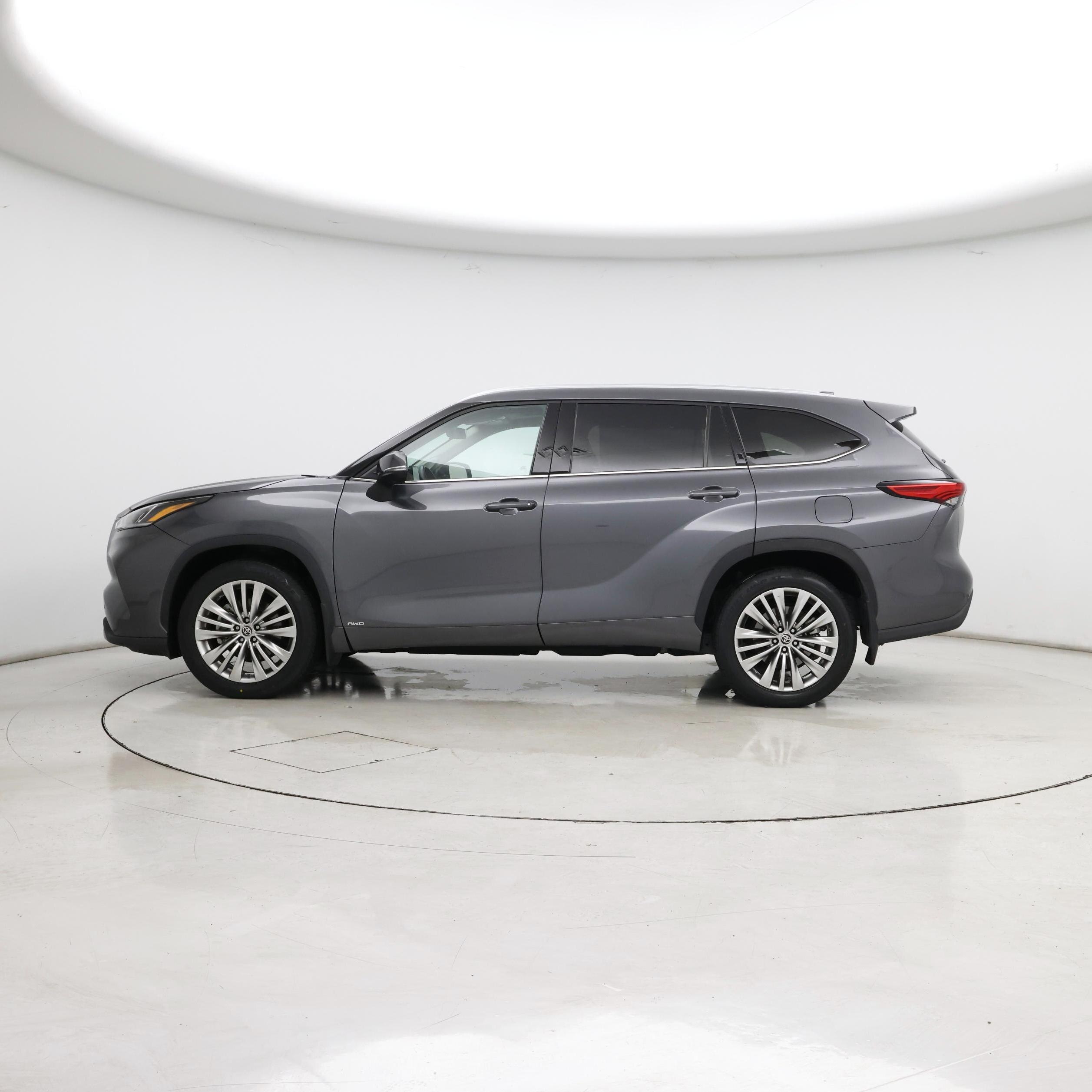 Thumbnail: 2023 Toyota Highlander - 3