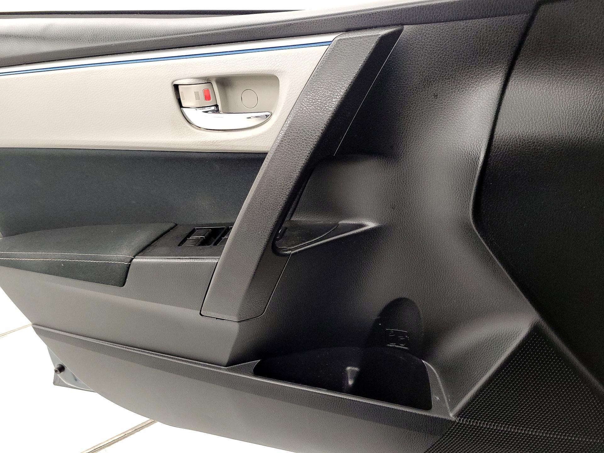 Thumbnail: 2015 Toyota Corolla - 12