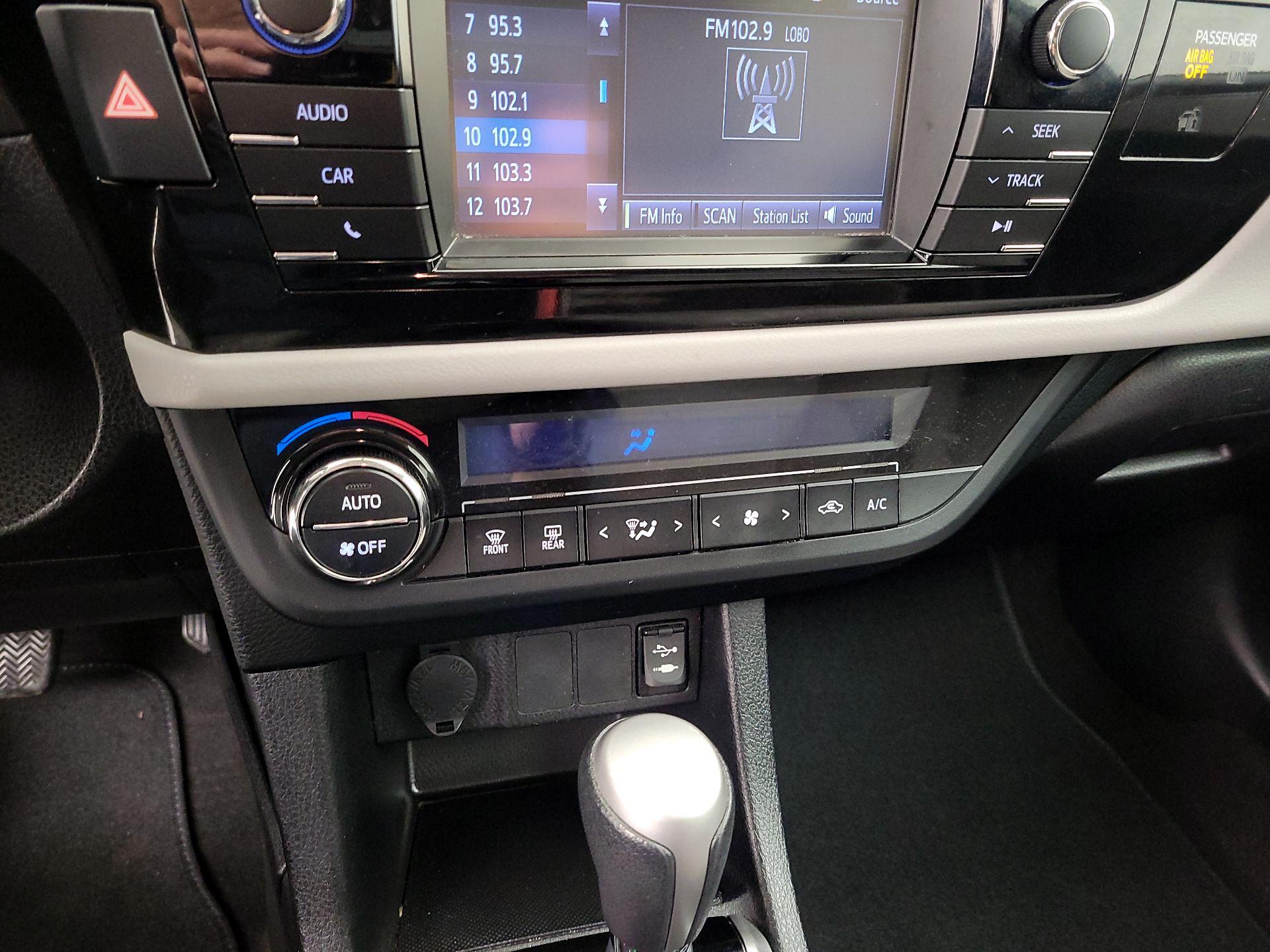 Thumbnail: 2015 Toyota Corolla - 16