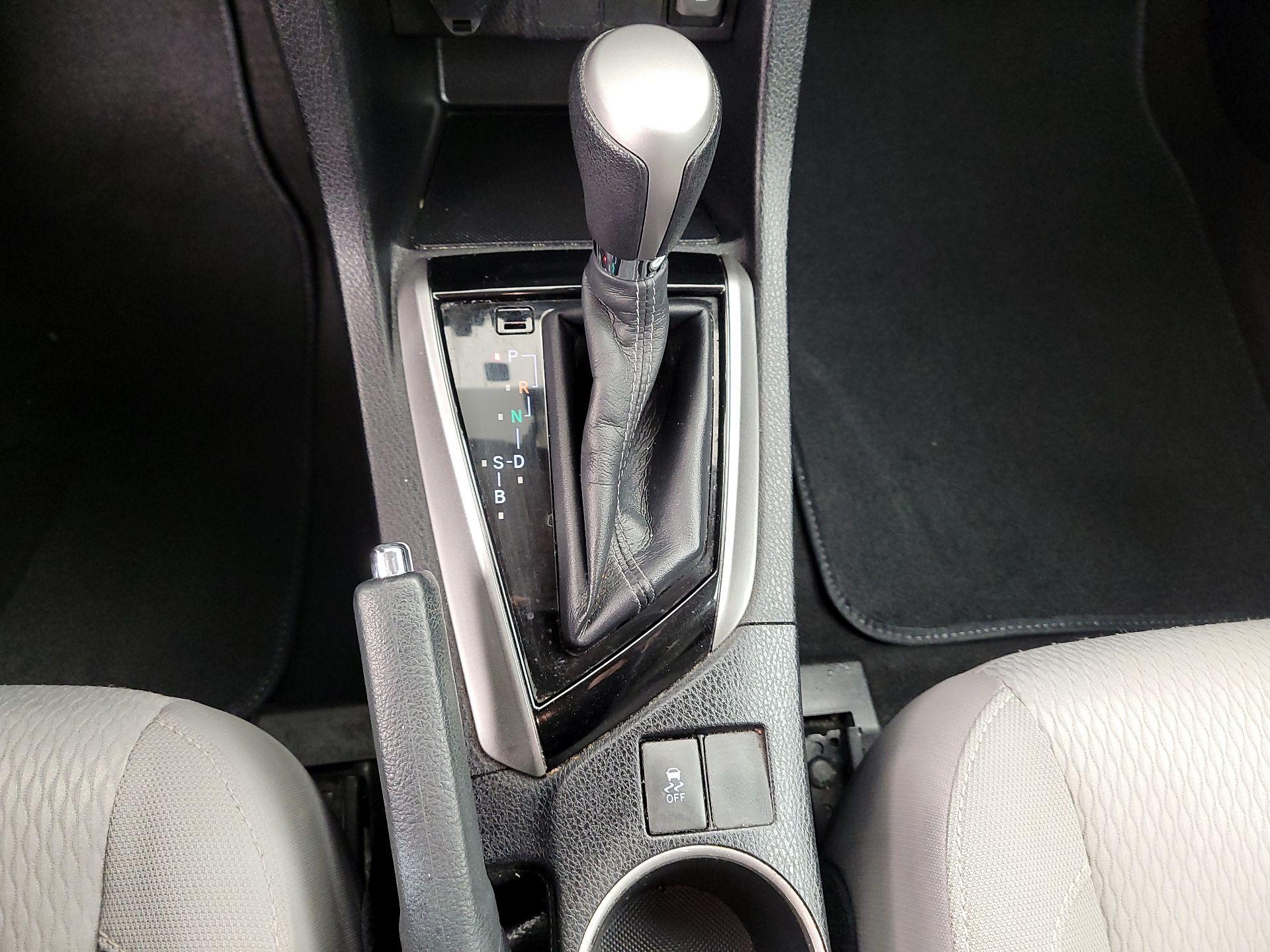 Thumbnail: 2015 Toyota Corolla - 17