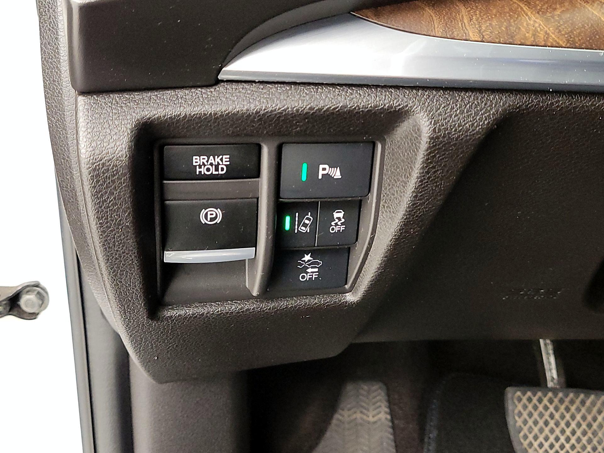 Thumbnail: 2020 Acura MDX - 13