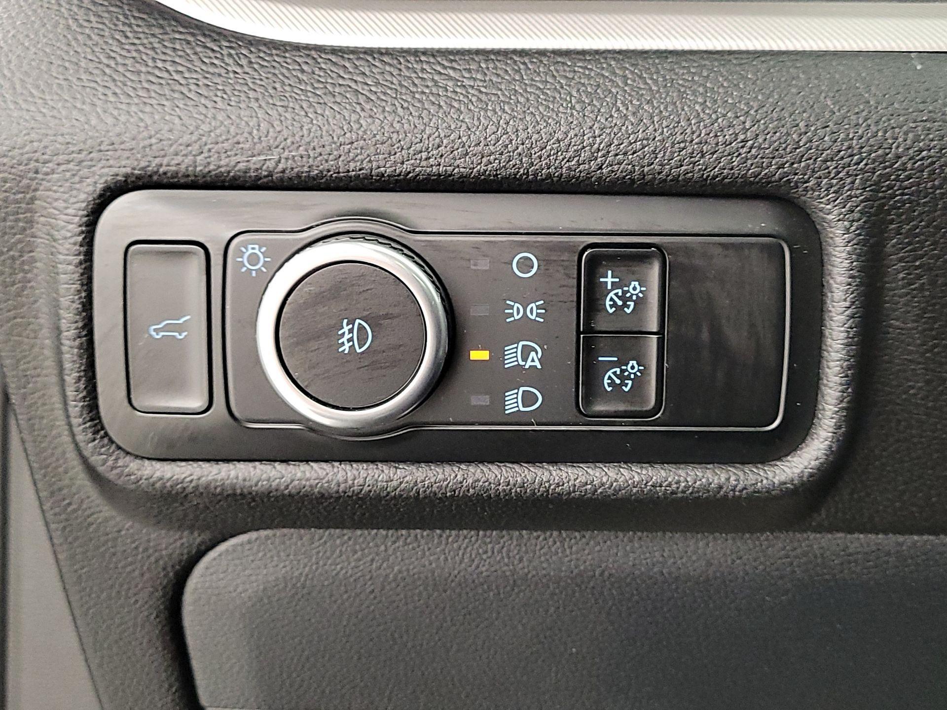 Thumbnail: 2023 Ford Explorer - 13