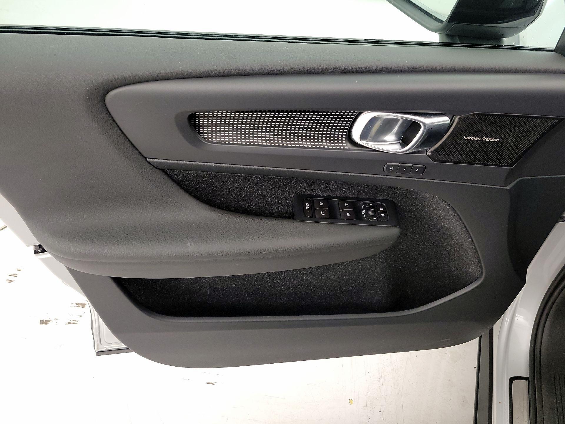 Thumbnail: 2019 Volvo XC40 - 12