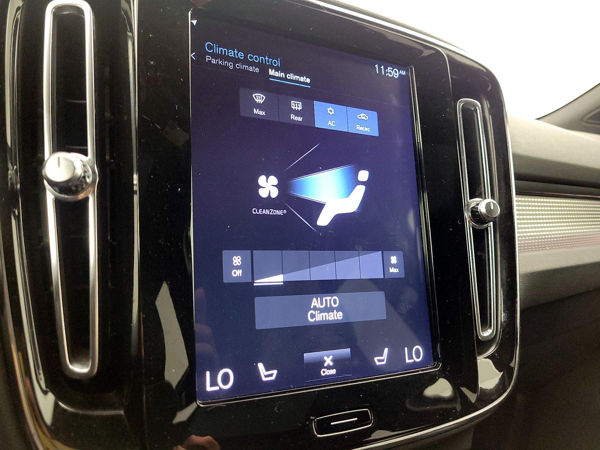 Thumbnail: 2019 Volvo XC40 - 17