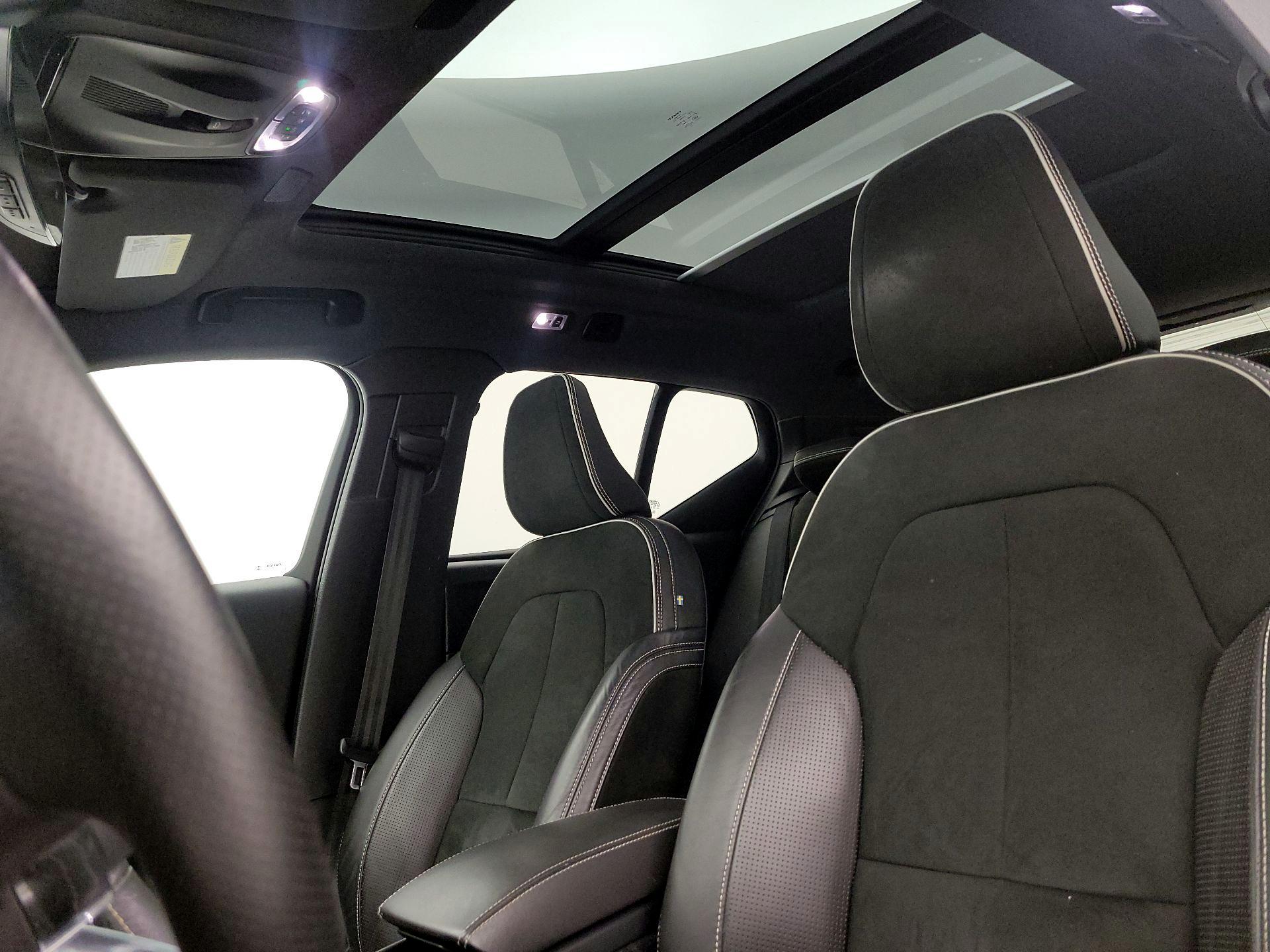 Thumbnail: 2019 Volvo XC40 - 20