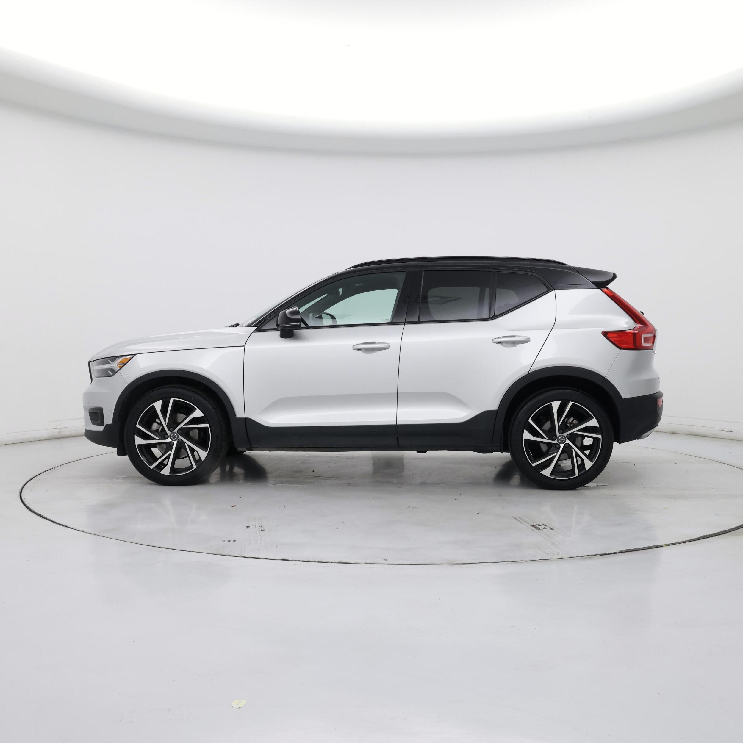 Thumbnail: 2019 Volvo XC40 - 3