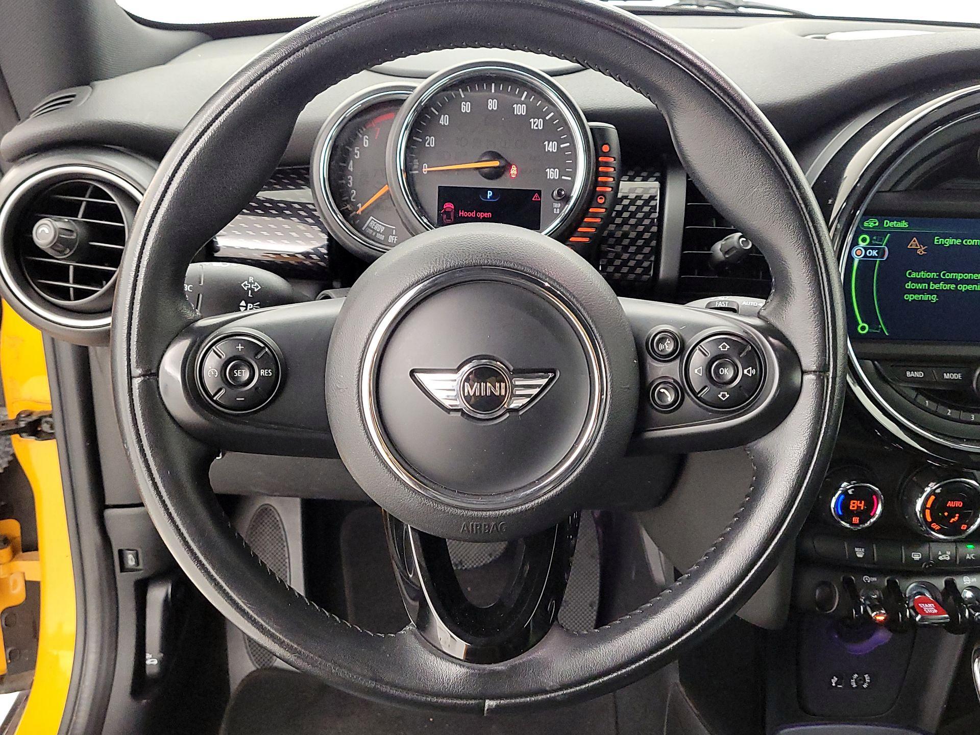 Thumbnail: 2015 MINI Cooper Hardtop - 10