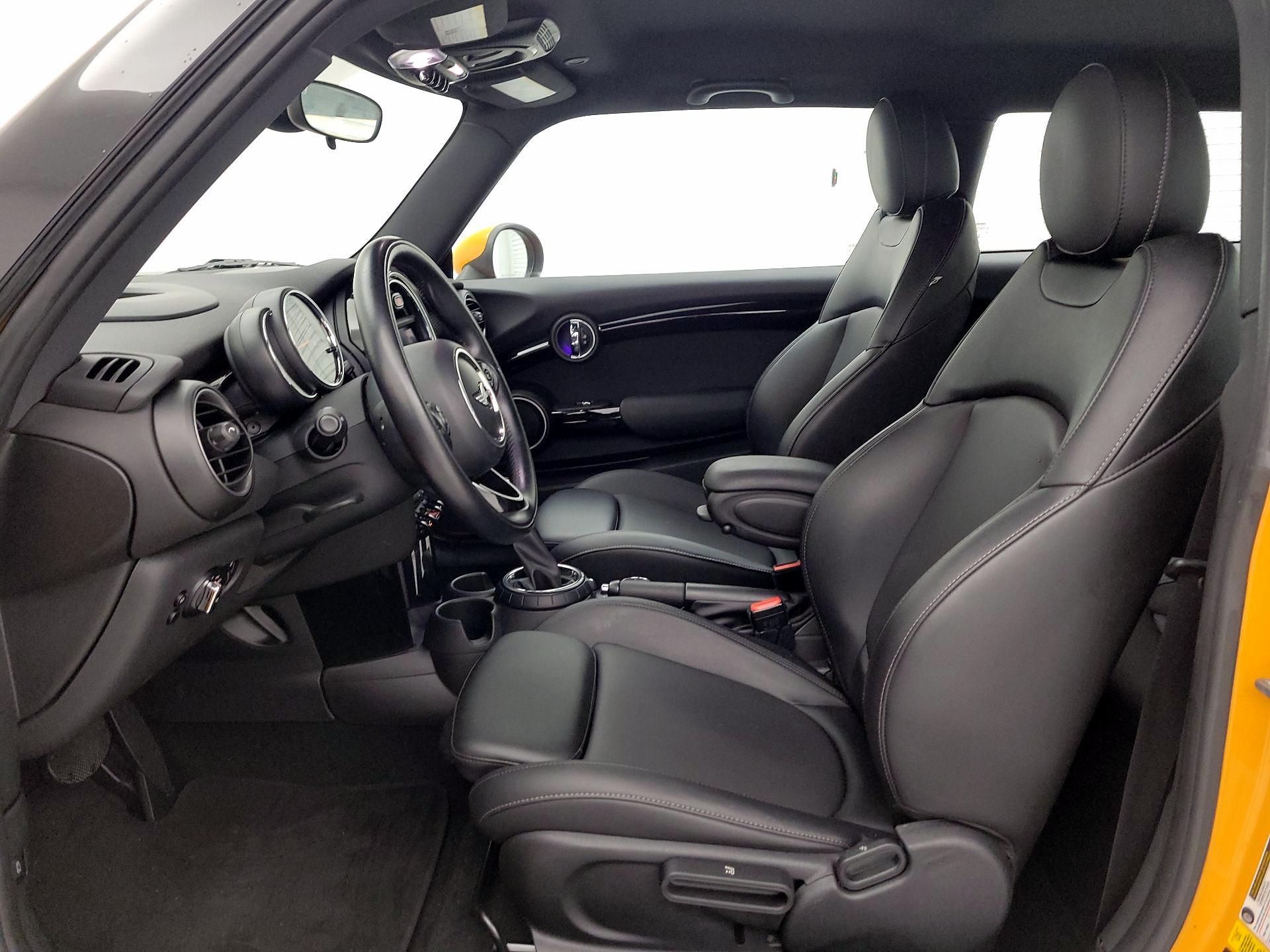 Thumbnail: 2015 MINI Cooper Hardtop - 11