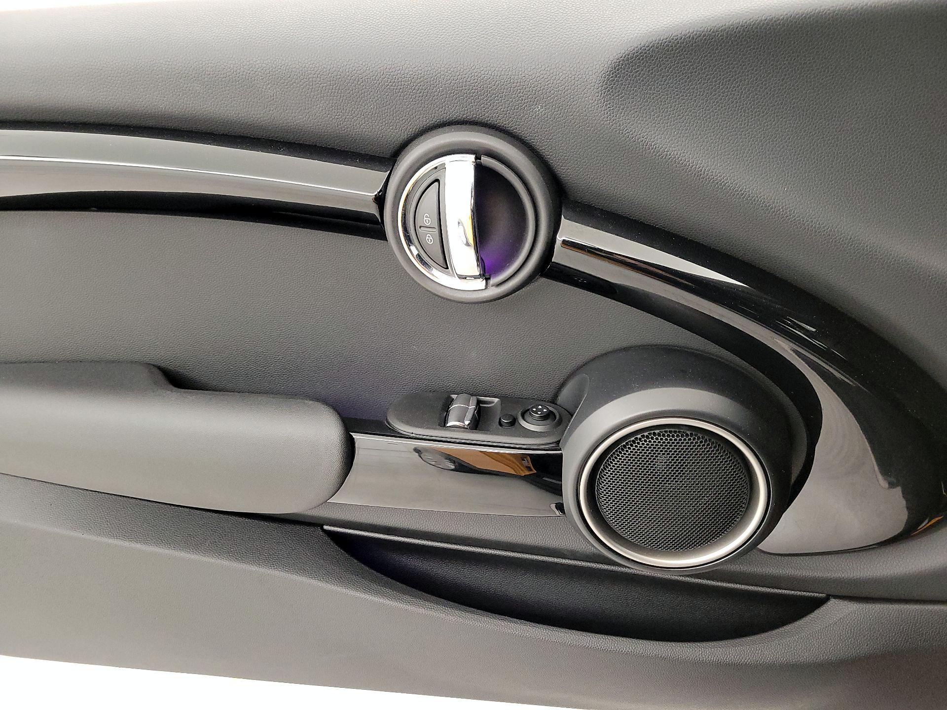 Thumbnail: 2015 MINI Cooper Hardtop - 12