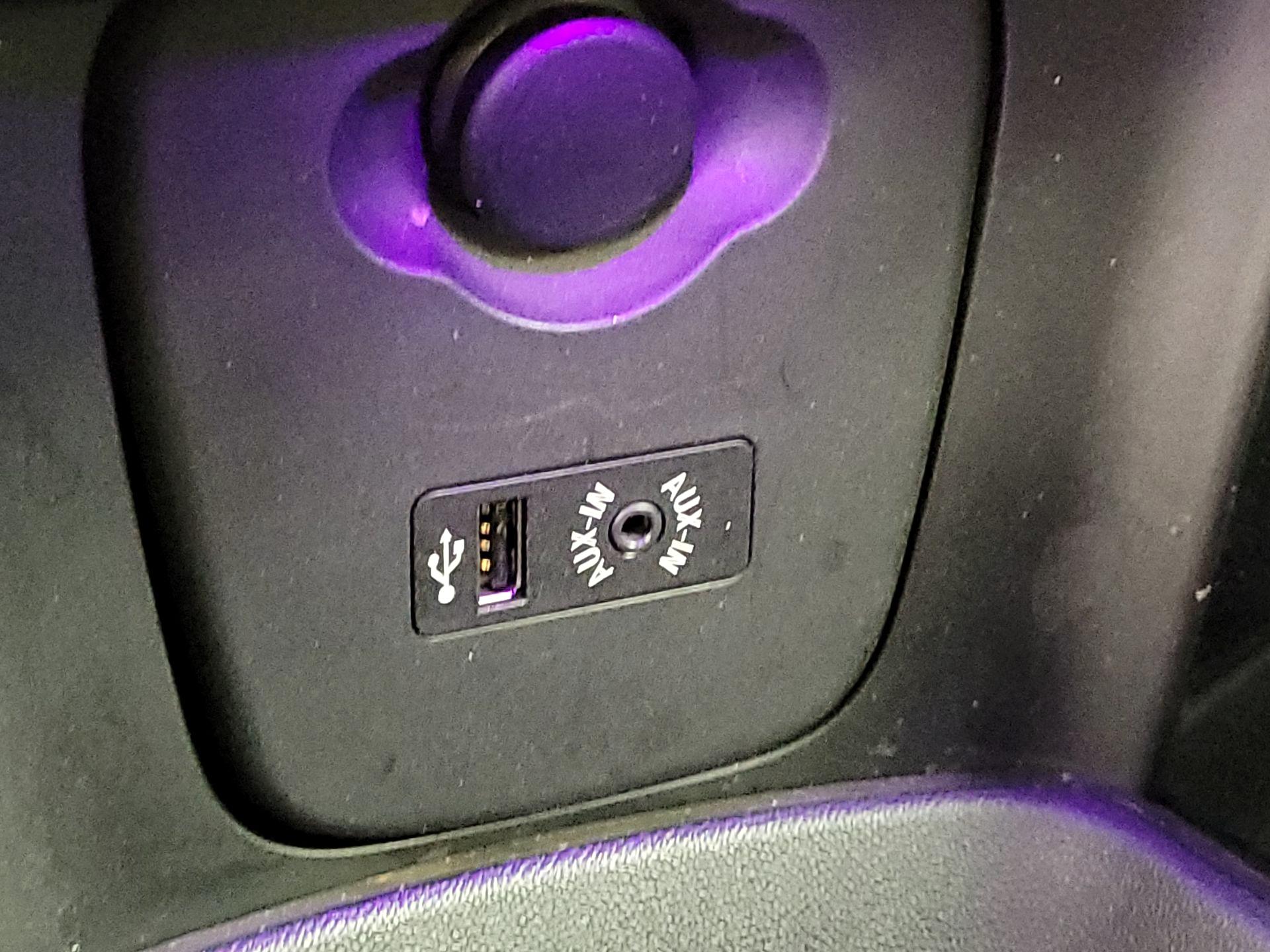 Thumbnail: 2015 MINI Cooper Hardtop - 18