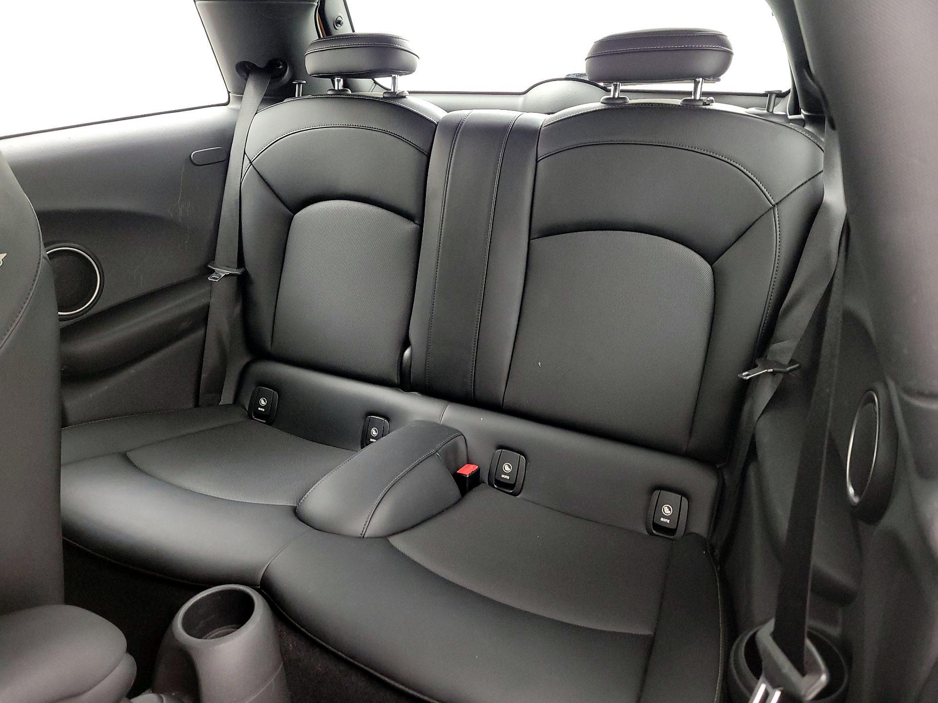 Thumbnail: 2015 MINI Cooper Hardtop - 19